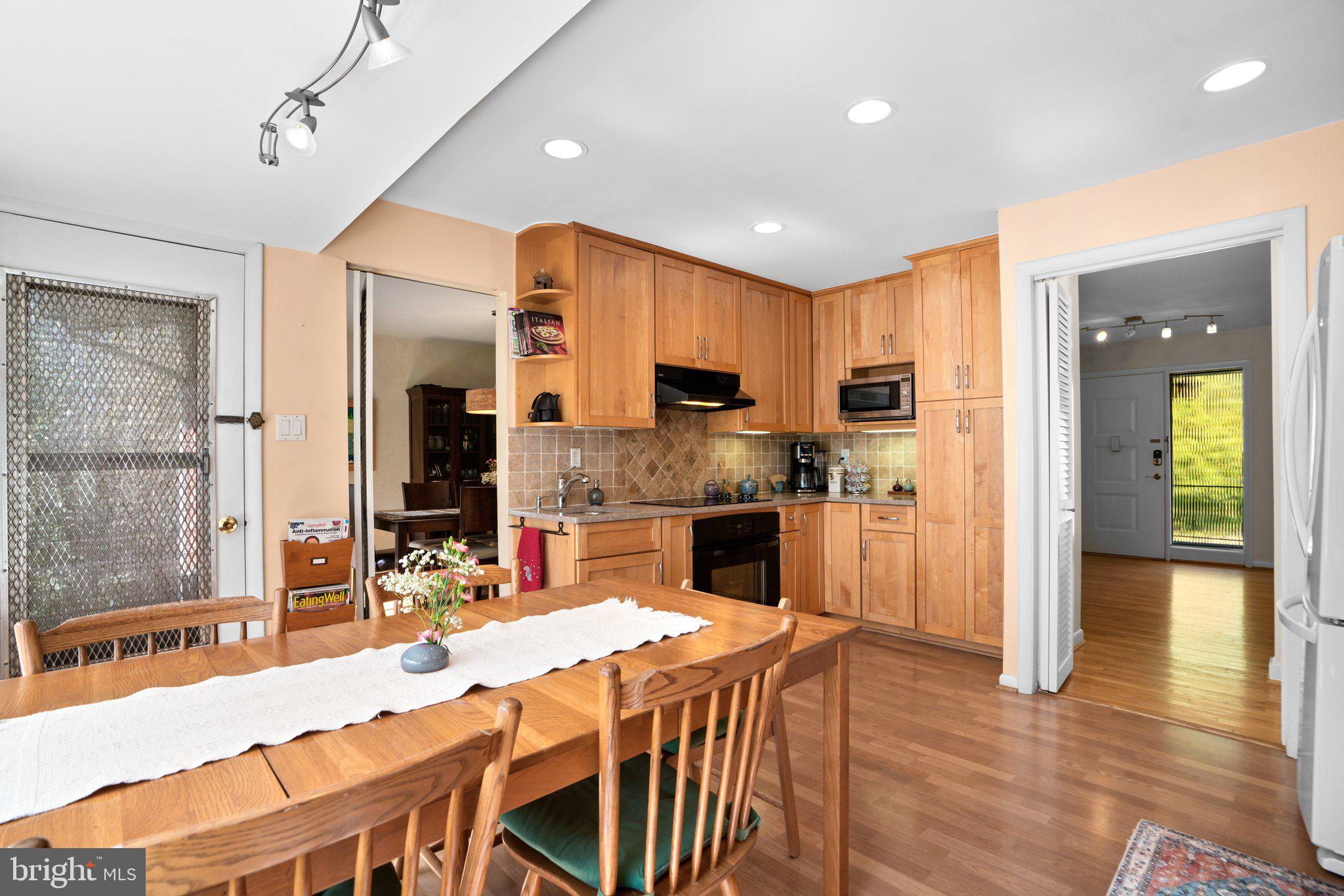 OAKWOOD KNOLLS - Residential