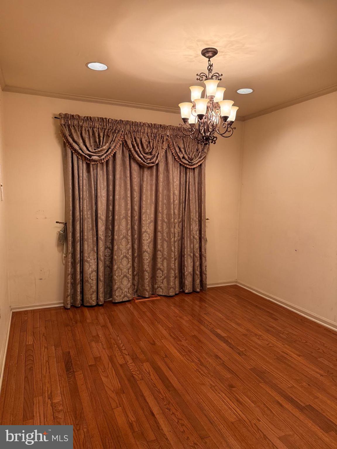 NEWPORT VILLAGE - Residential Lease