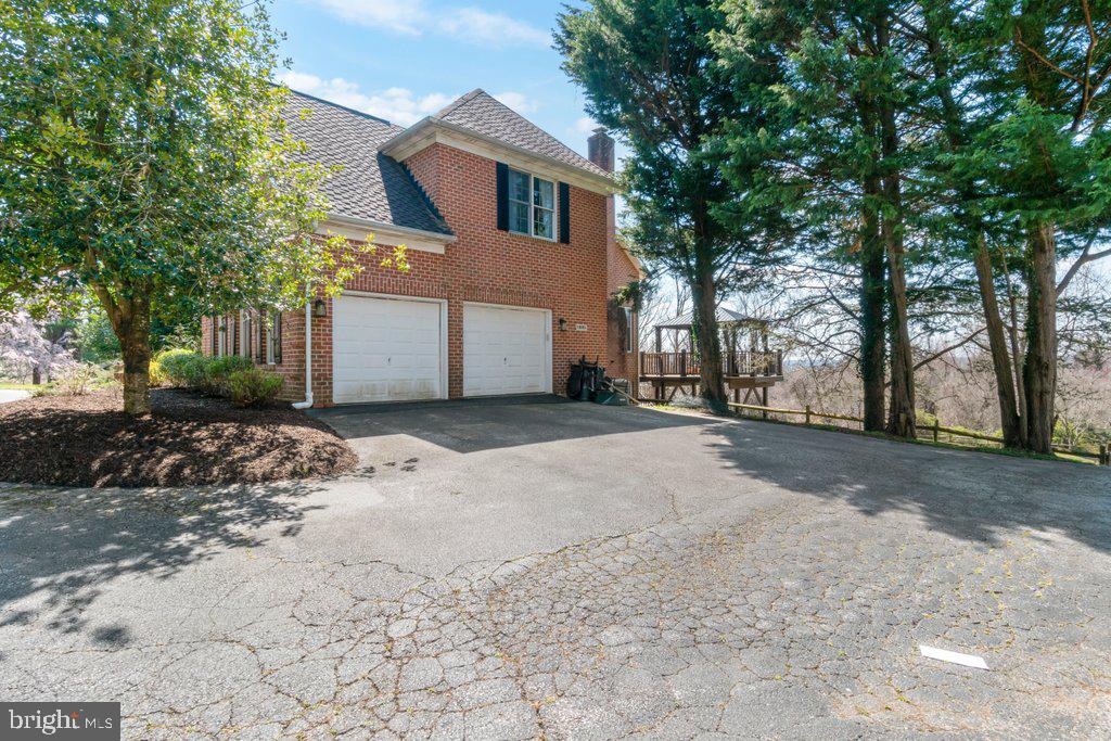 MORGAN MANOR - Residential