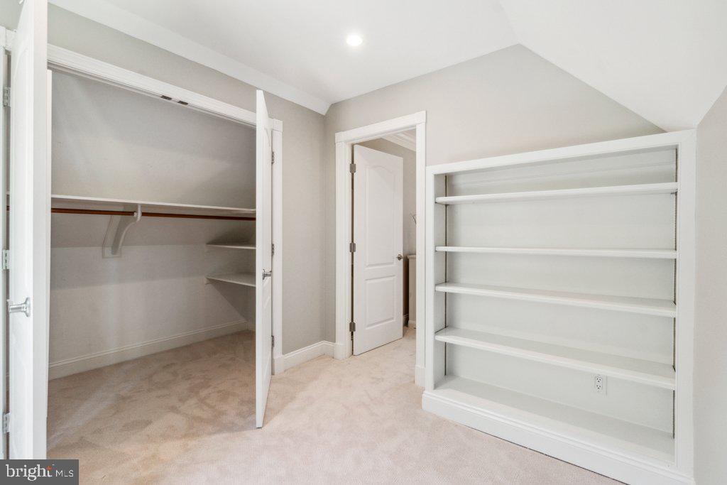 MORGAN MANOR - Residential