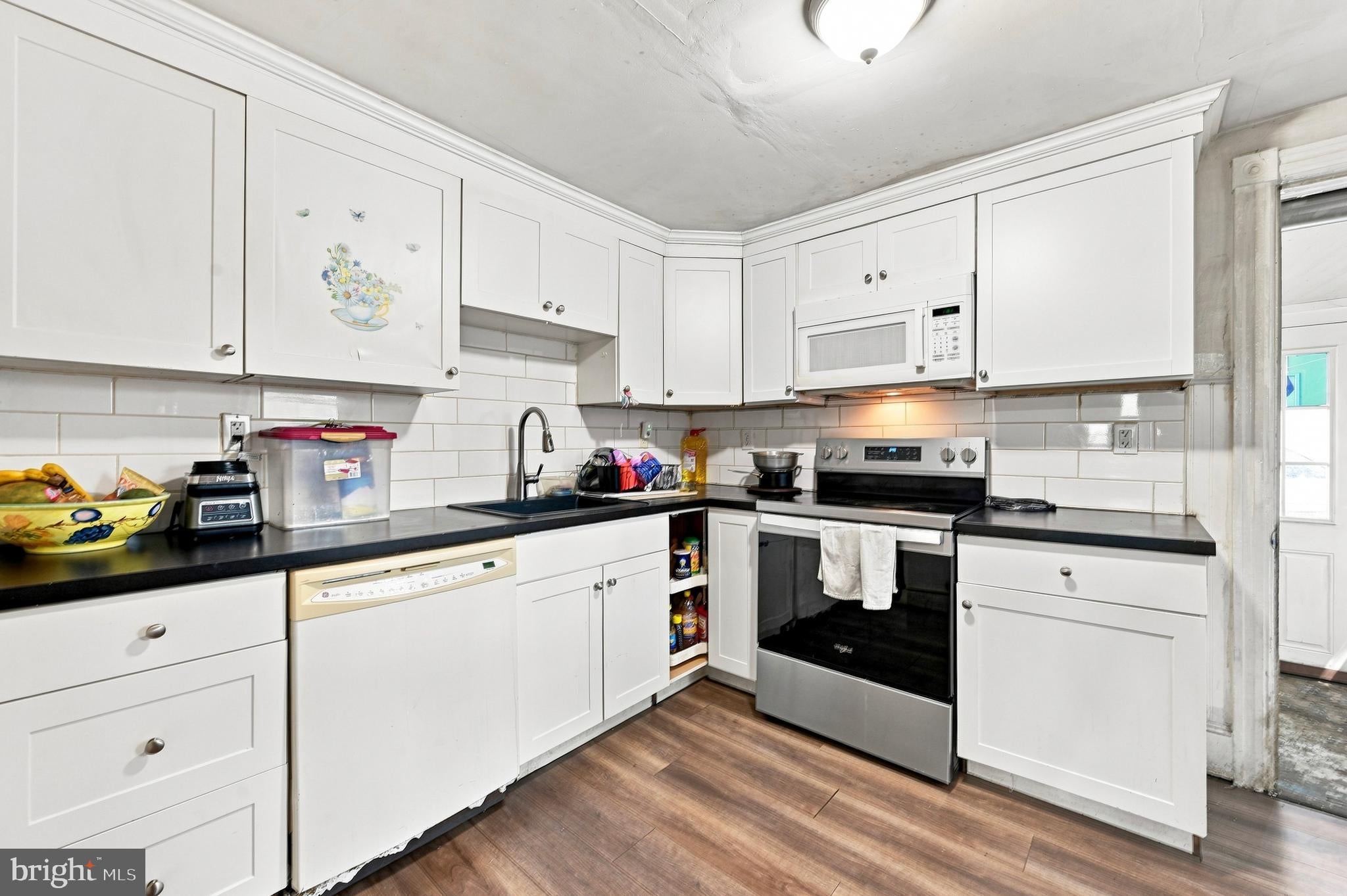 73 S 6TH AVENUE