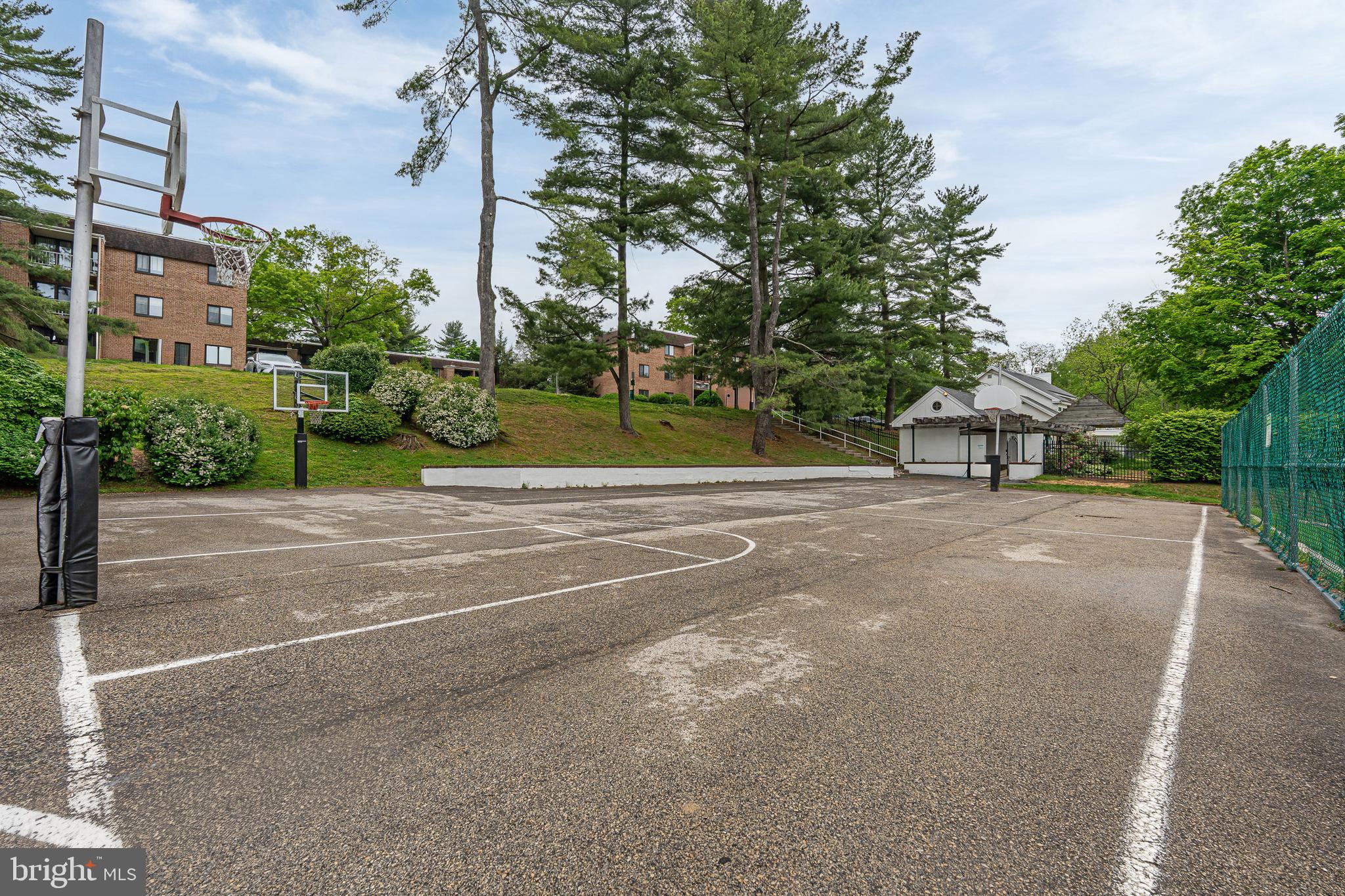 OAK HILL - Residential