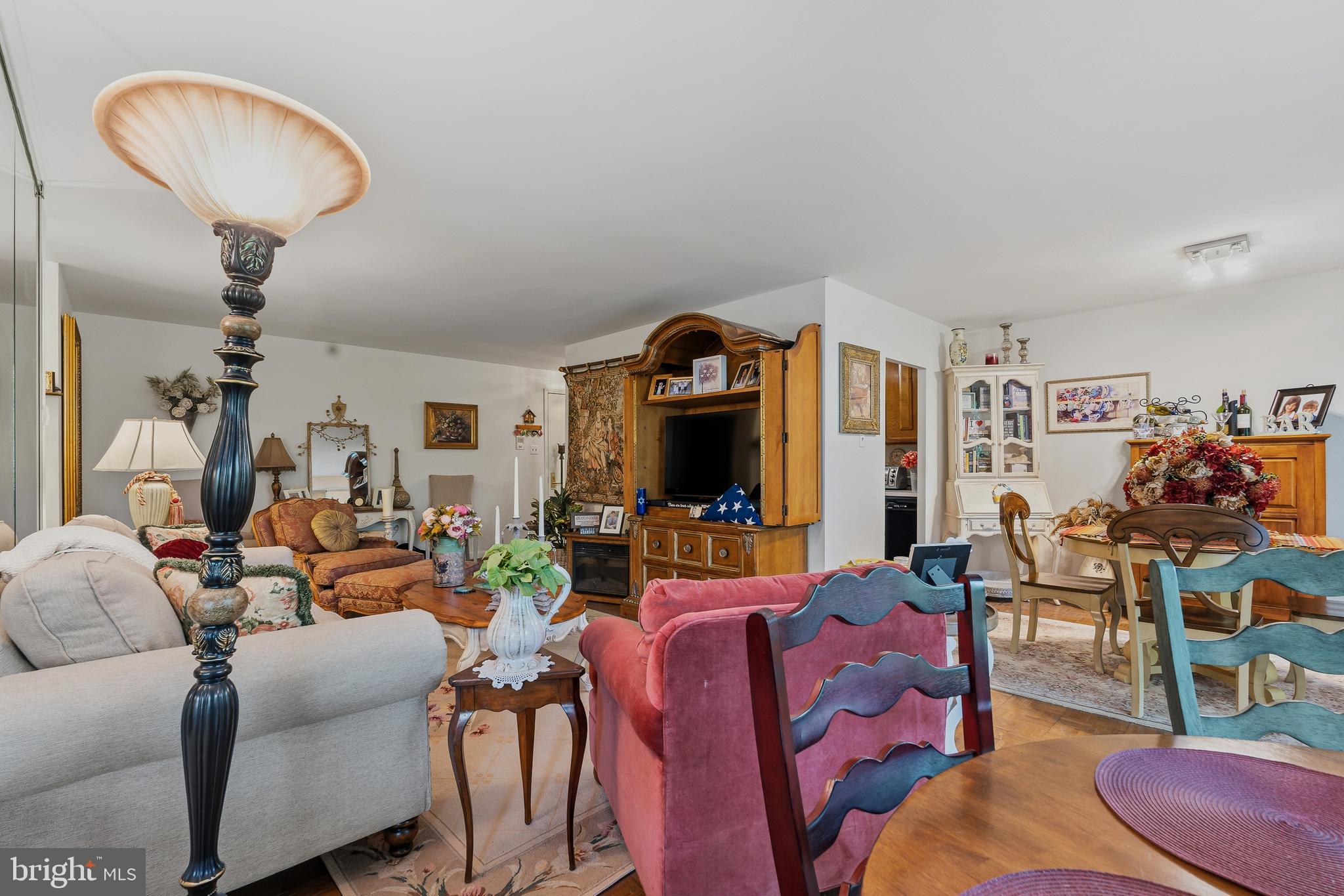 OAK HILL - Residential