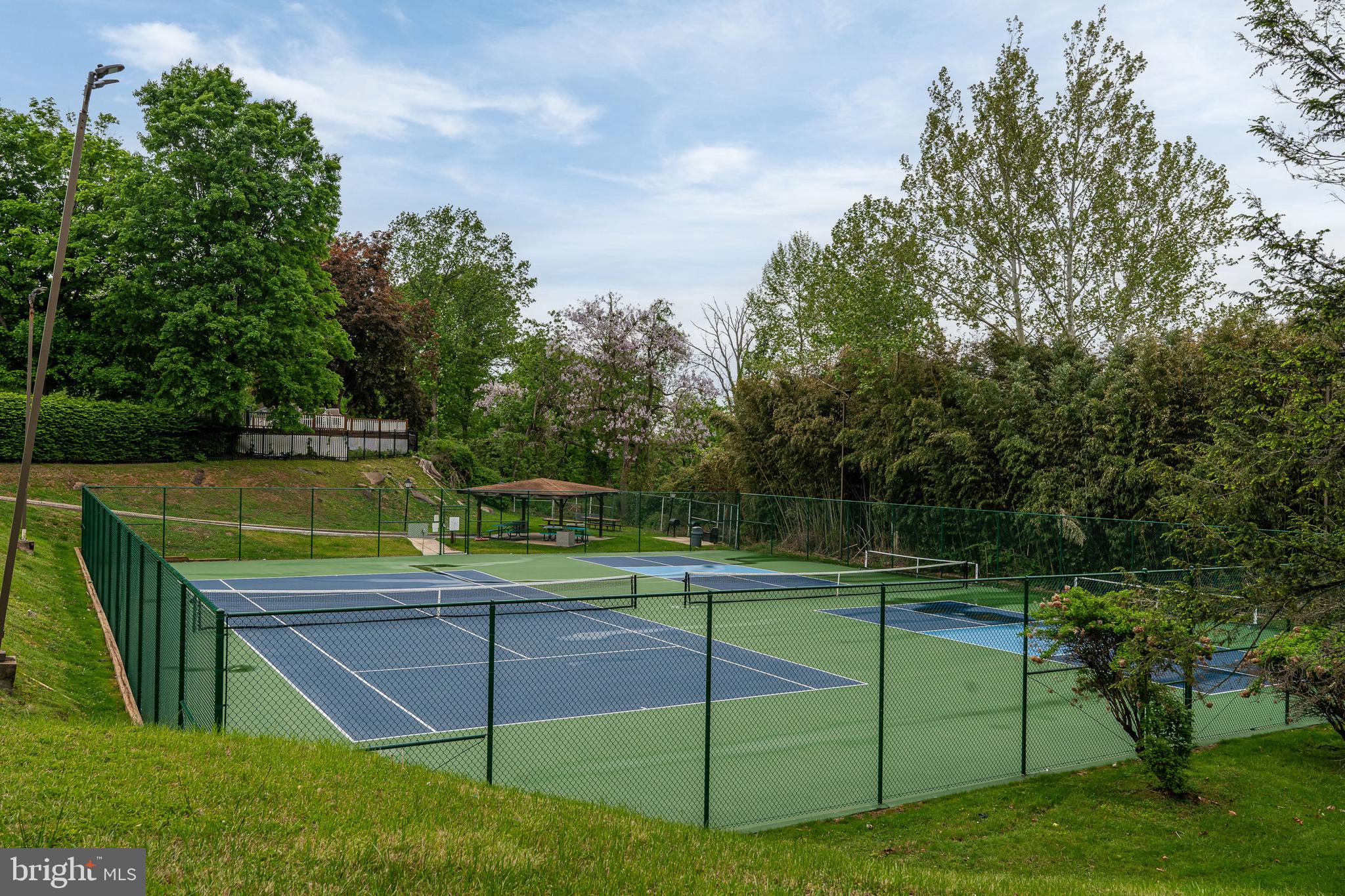 OAK HILL - Residential