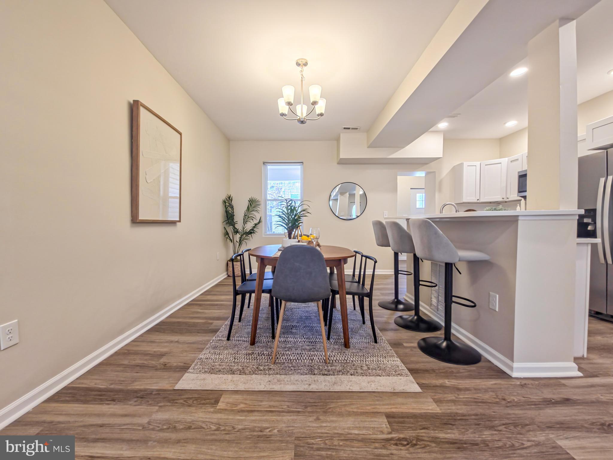 4911 QUEENSBERRY AVENUE