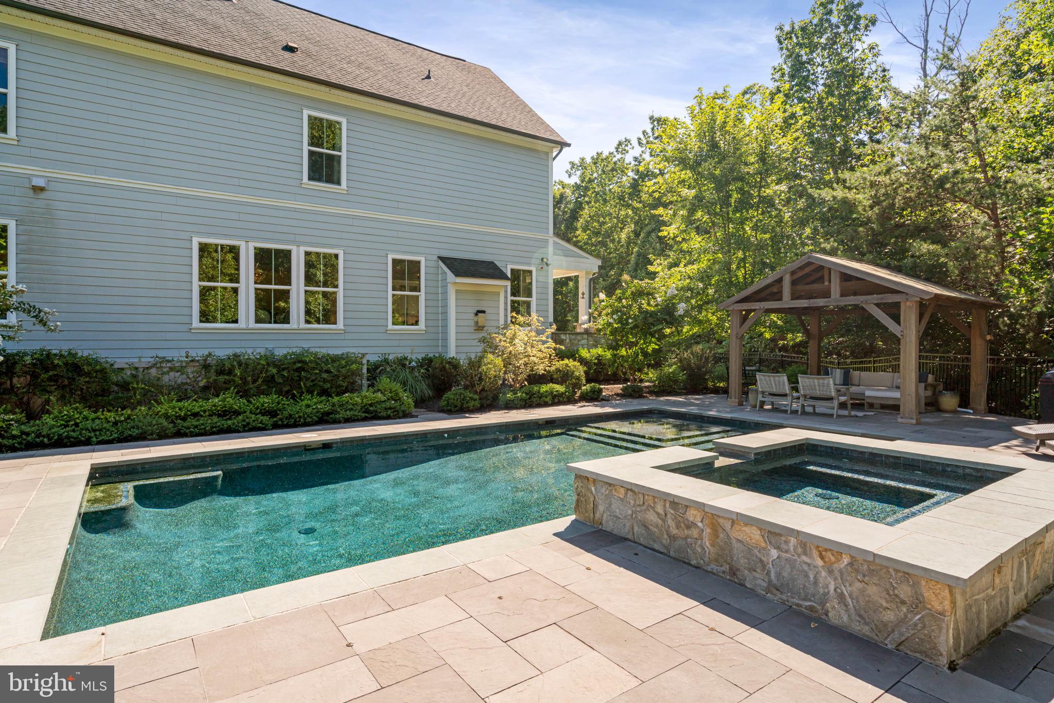 POTOMAC SHORES - Residential