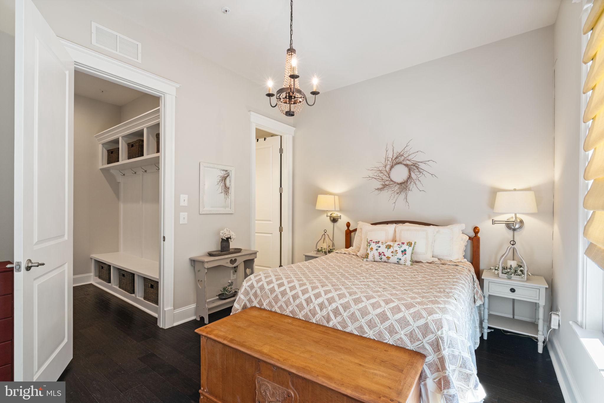 POTOMAC SHORES - Residential