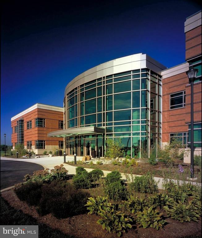 GREENFIELD CORP CENTER - Commercial Lease