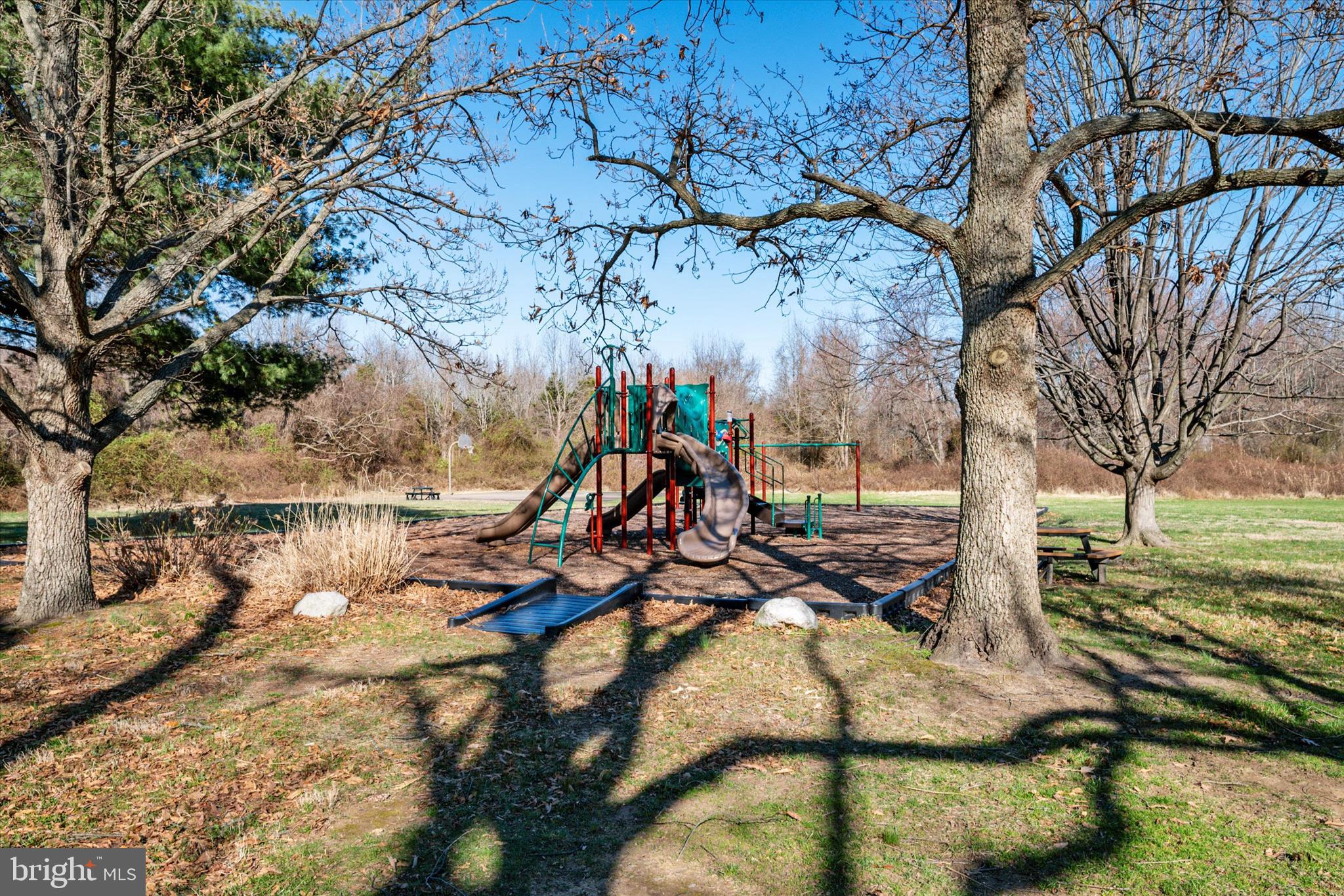 QUEEN ANNE COLONY - Residential