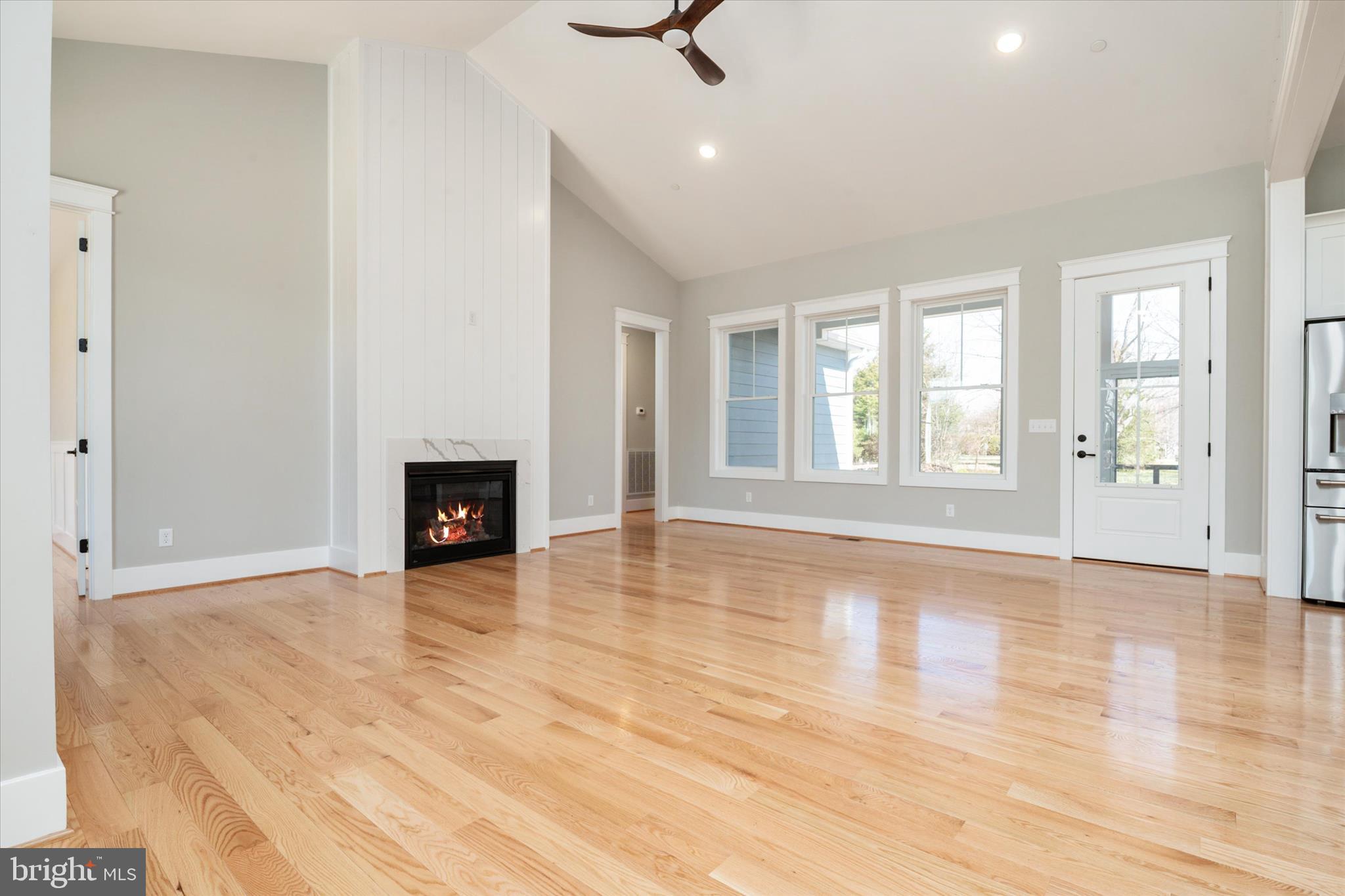 QUEEN ANNE COLONY - Residential