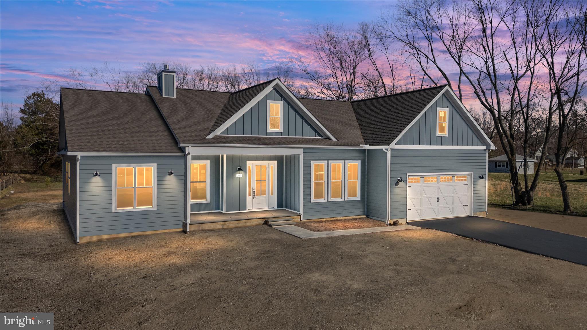 QUEEN ANNE COLONY - Residential