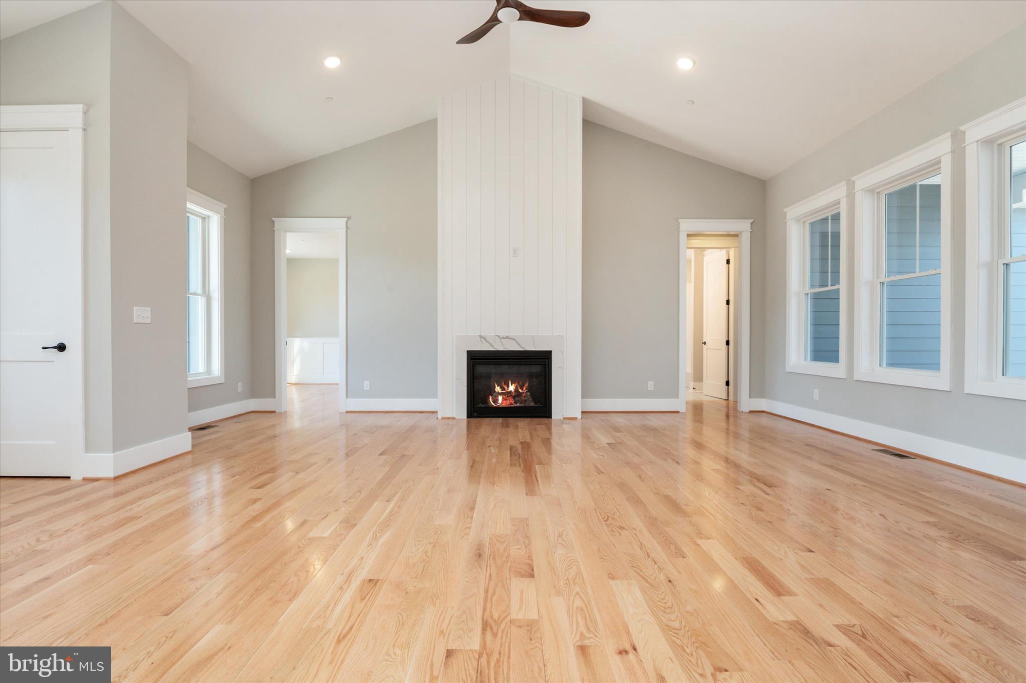 QUEEN ANNE COLONY - Residential