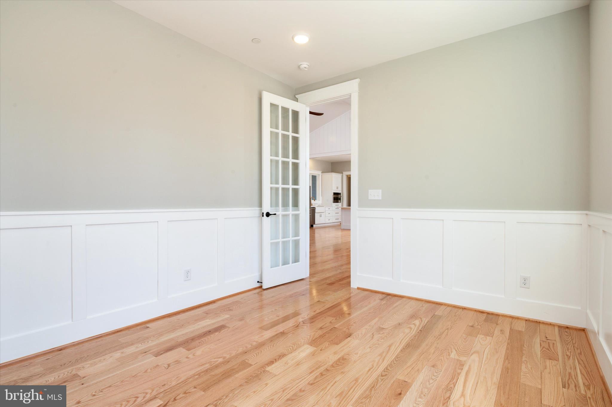 QUEEN ANNE COLONY - Residential