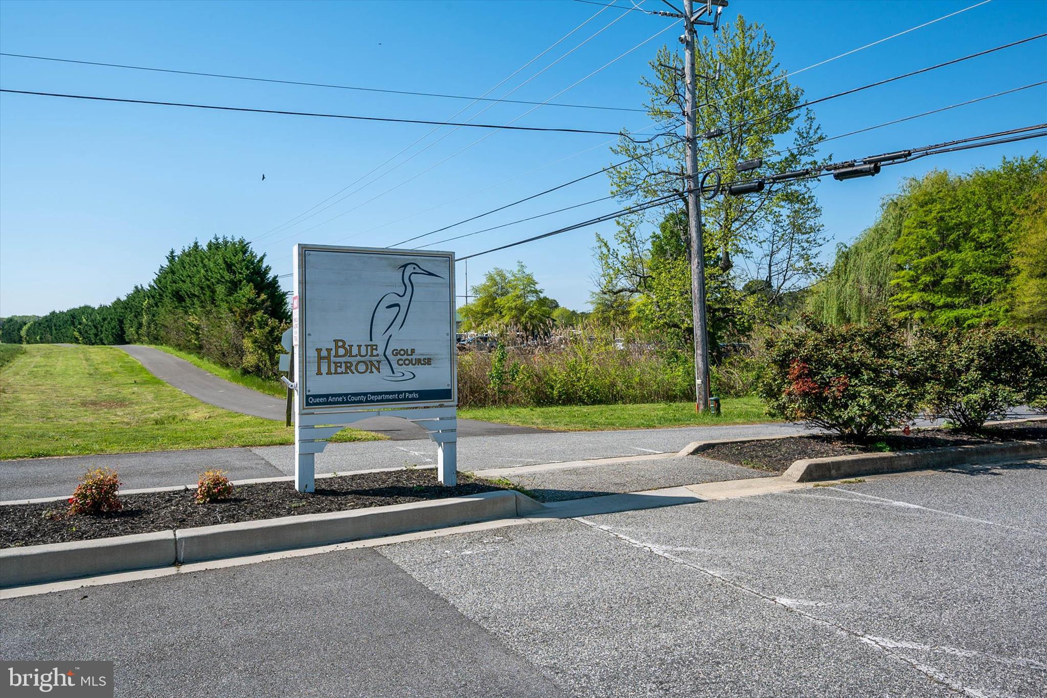 QUEEN ANNE COLONY - Residential