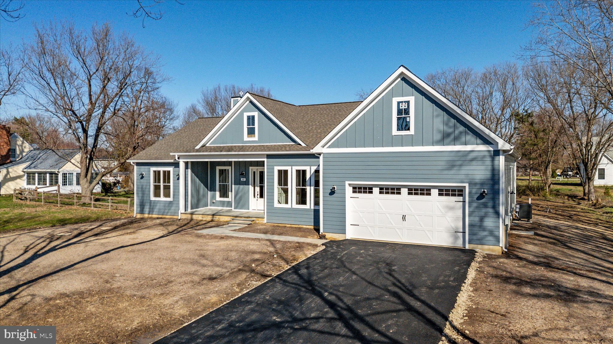 QUEEN ANNE COLONY - Residential