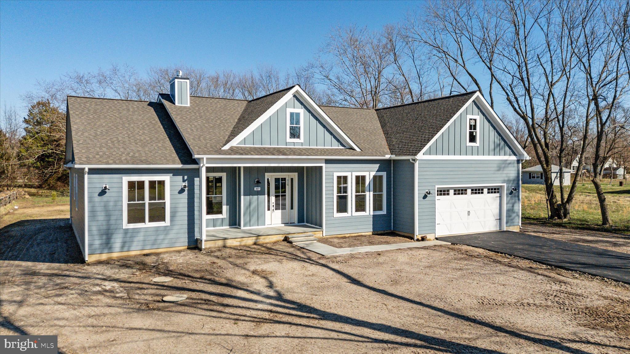 QUEEN ANNE COLONY - Residential