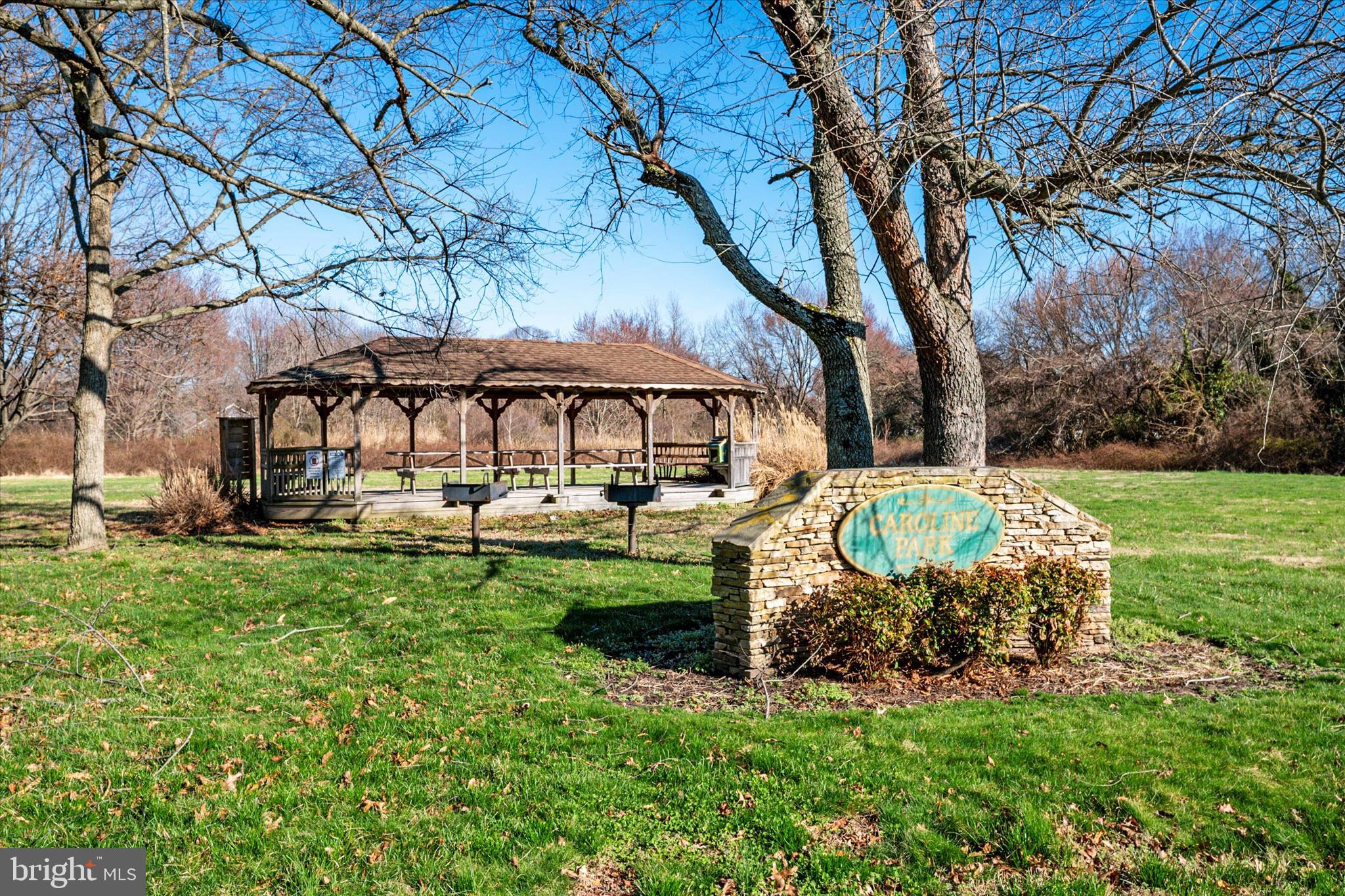 QUEEN ANNE COLONY - Residential
