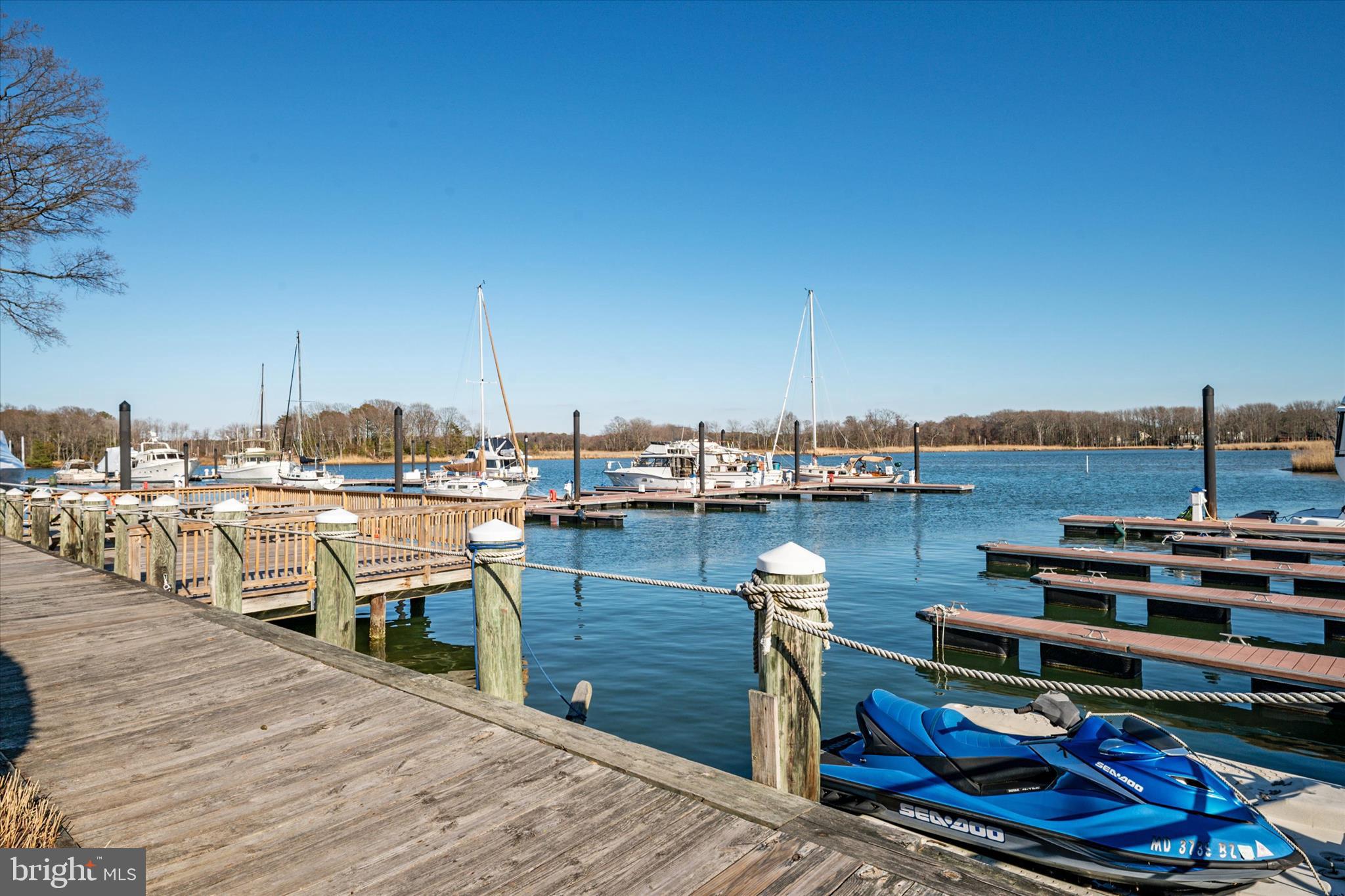 QUEEN ANNE COLONY - Residential