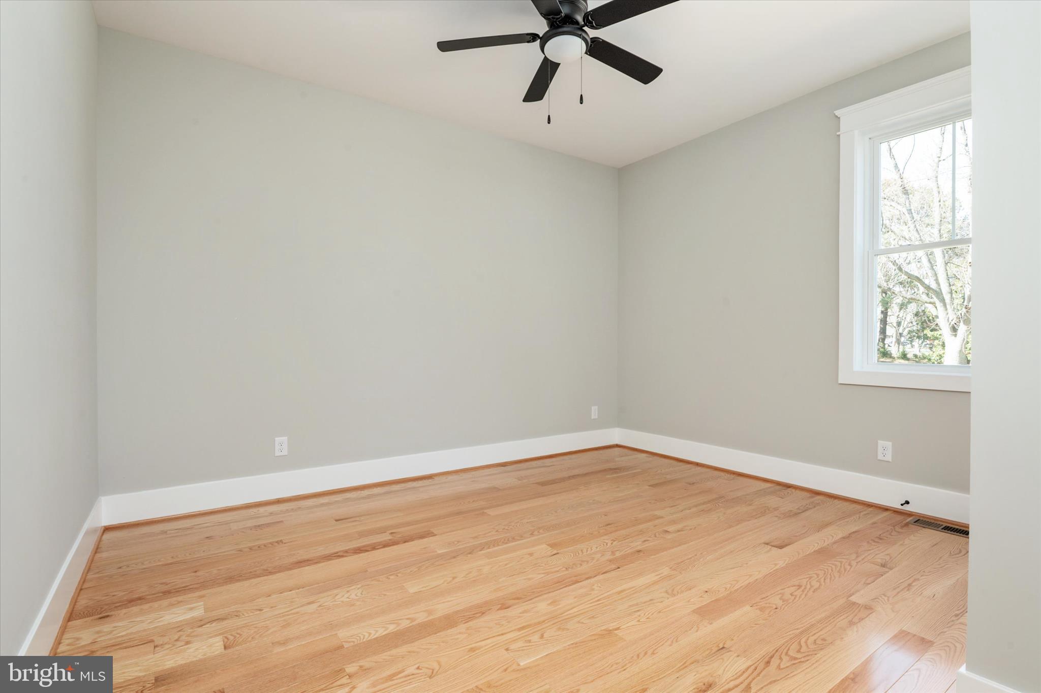 QUEEN ANNE COLONY - Residential