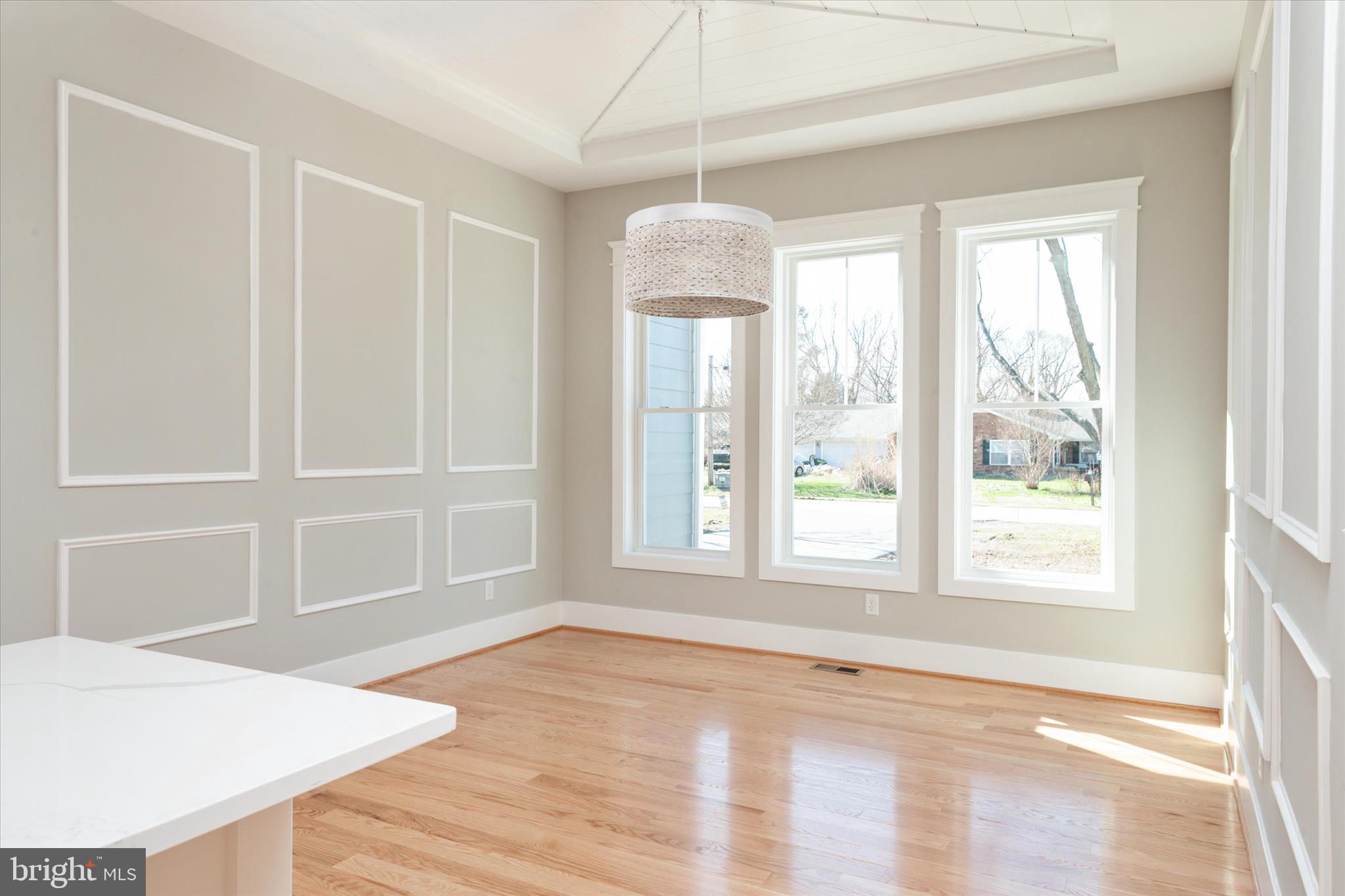 QUEEN ANNE COLONY - Residential