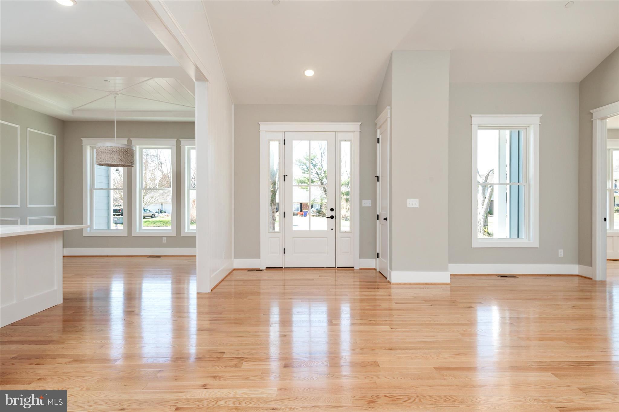 QUEEN ANNE COLONY - Residential