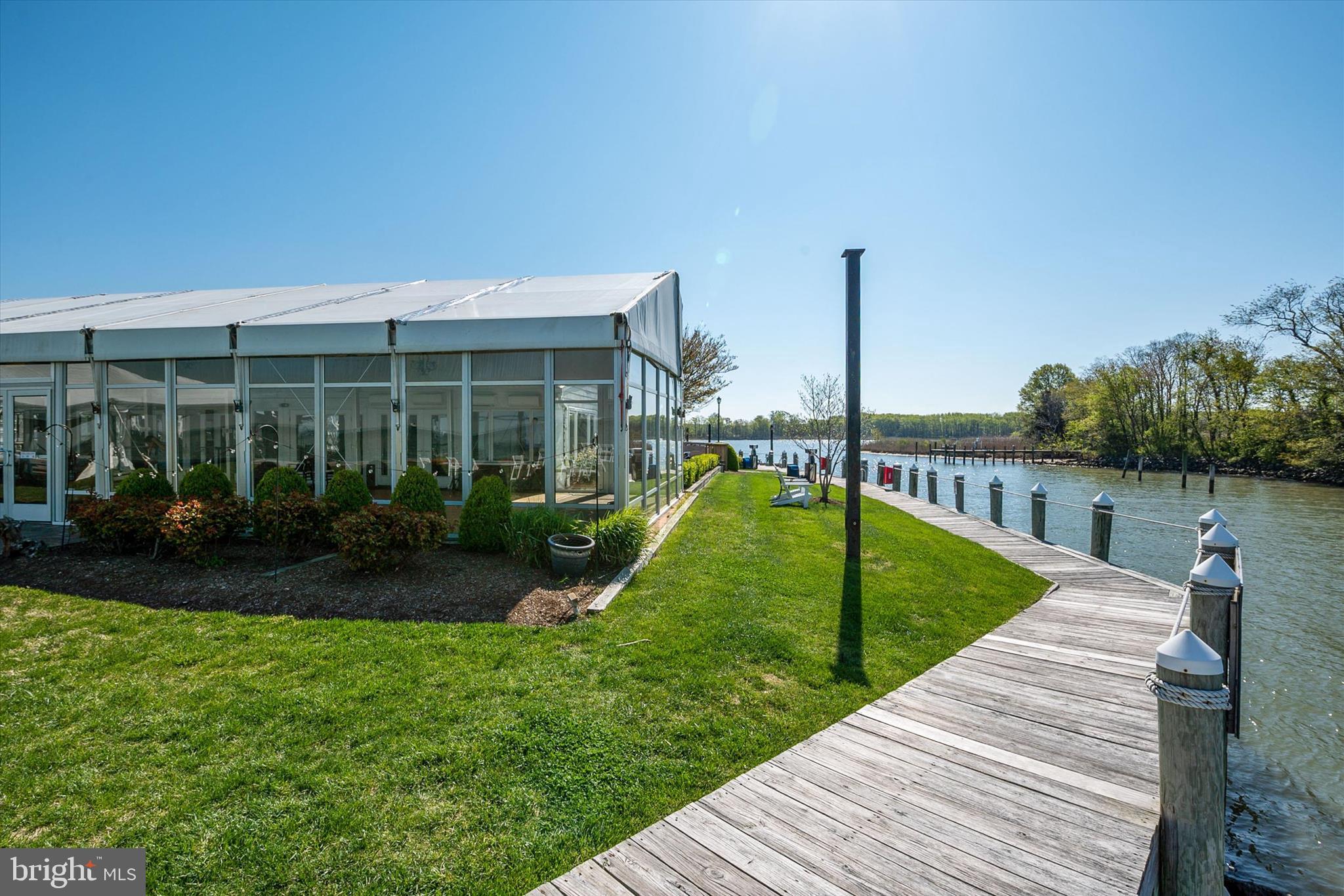 QUEEN ANNE COLONY - Residential