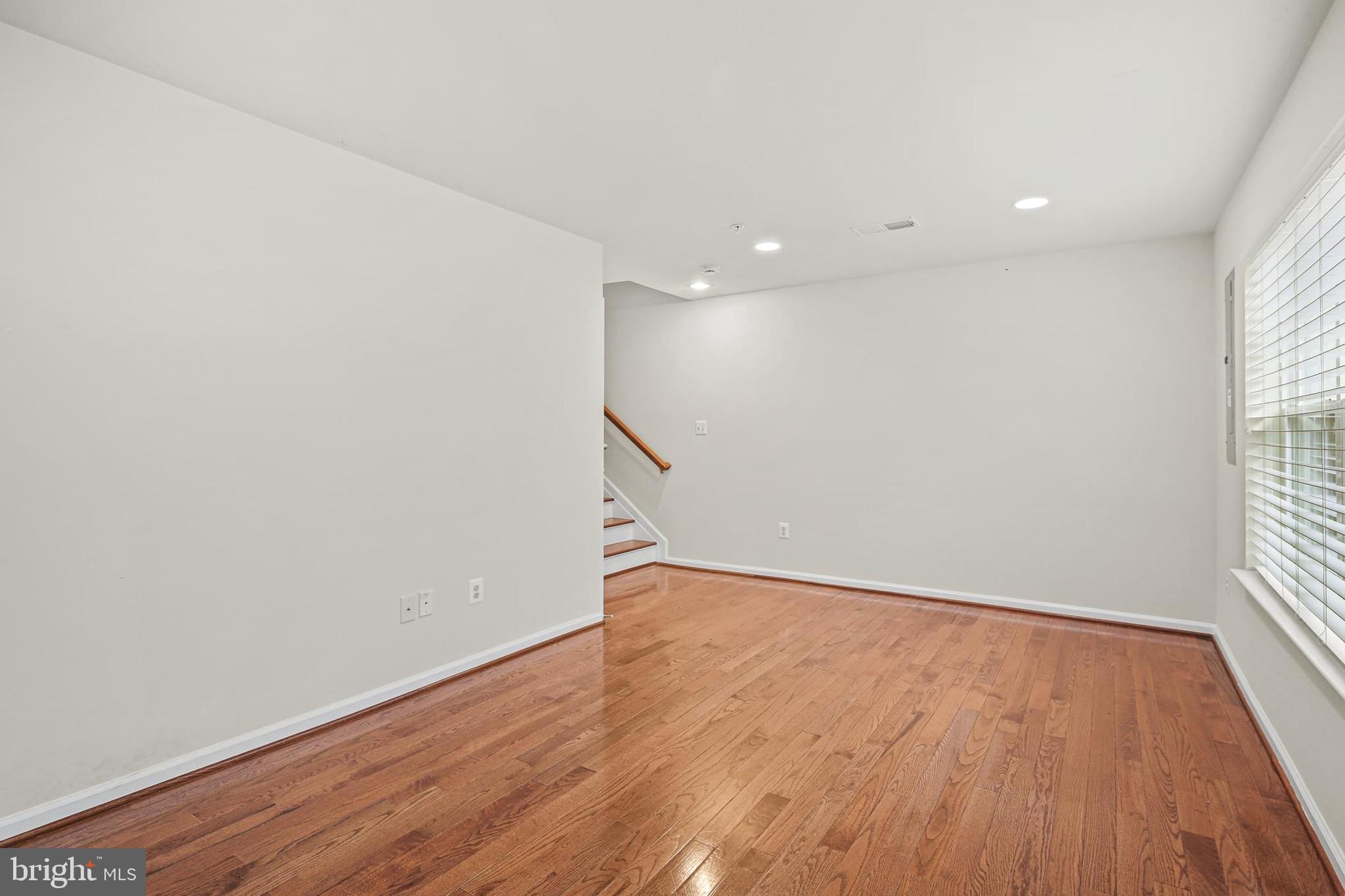 GATEWAY COMMONS - Residential Lease