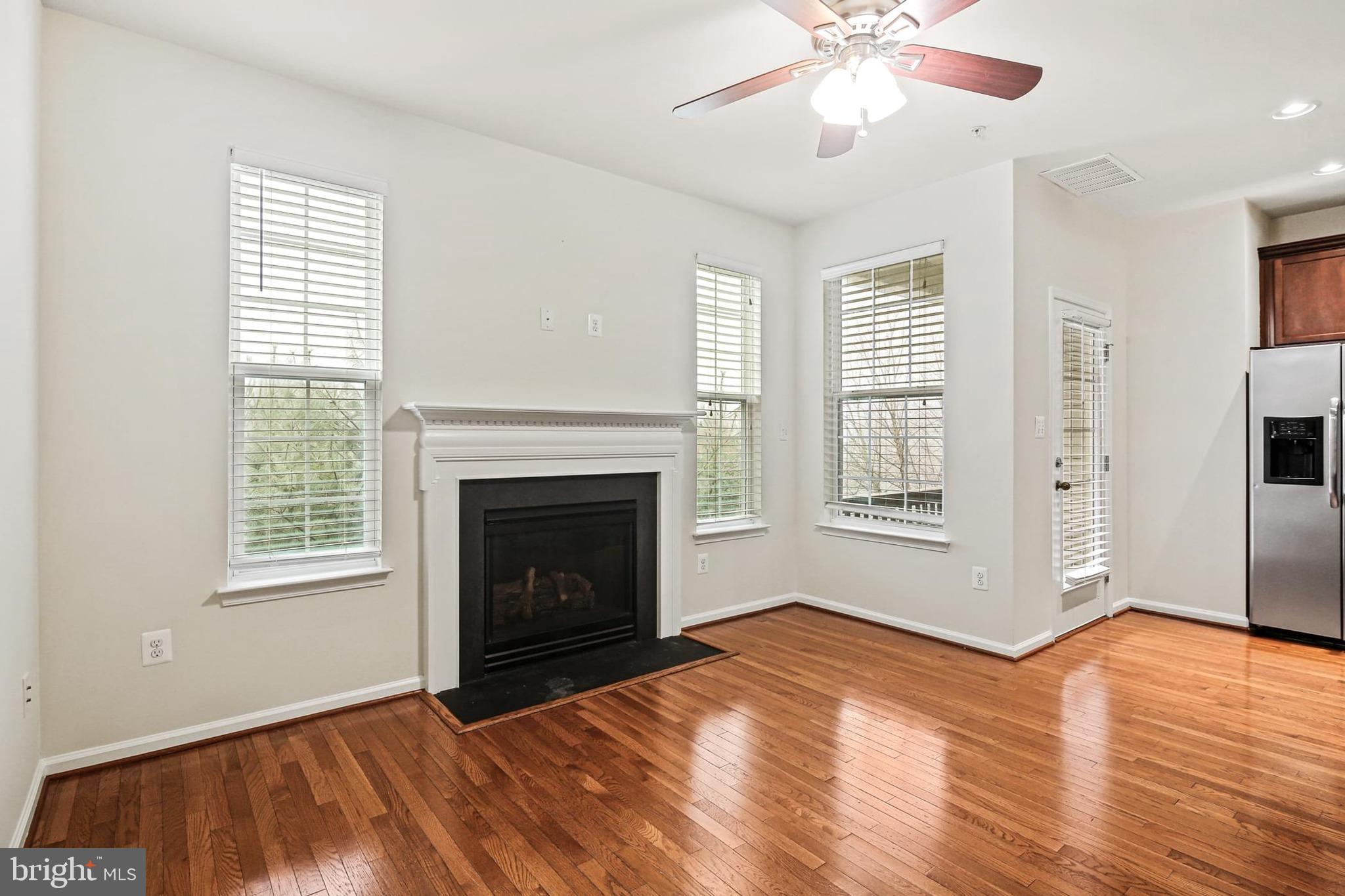 GATEWAY COMMONS - Residential Lease