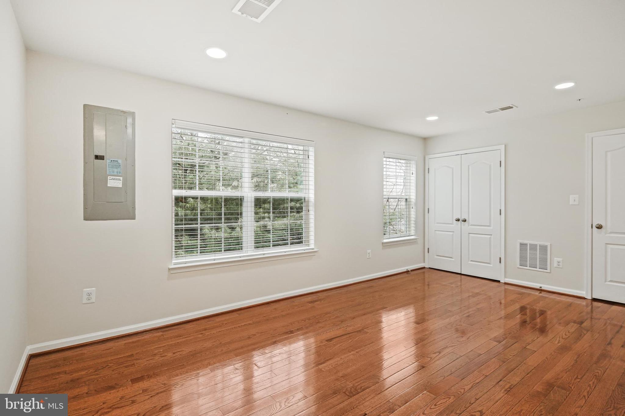 GATEWAY COMMONS - Residential Lease