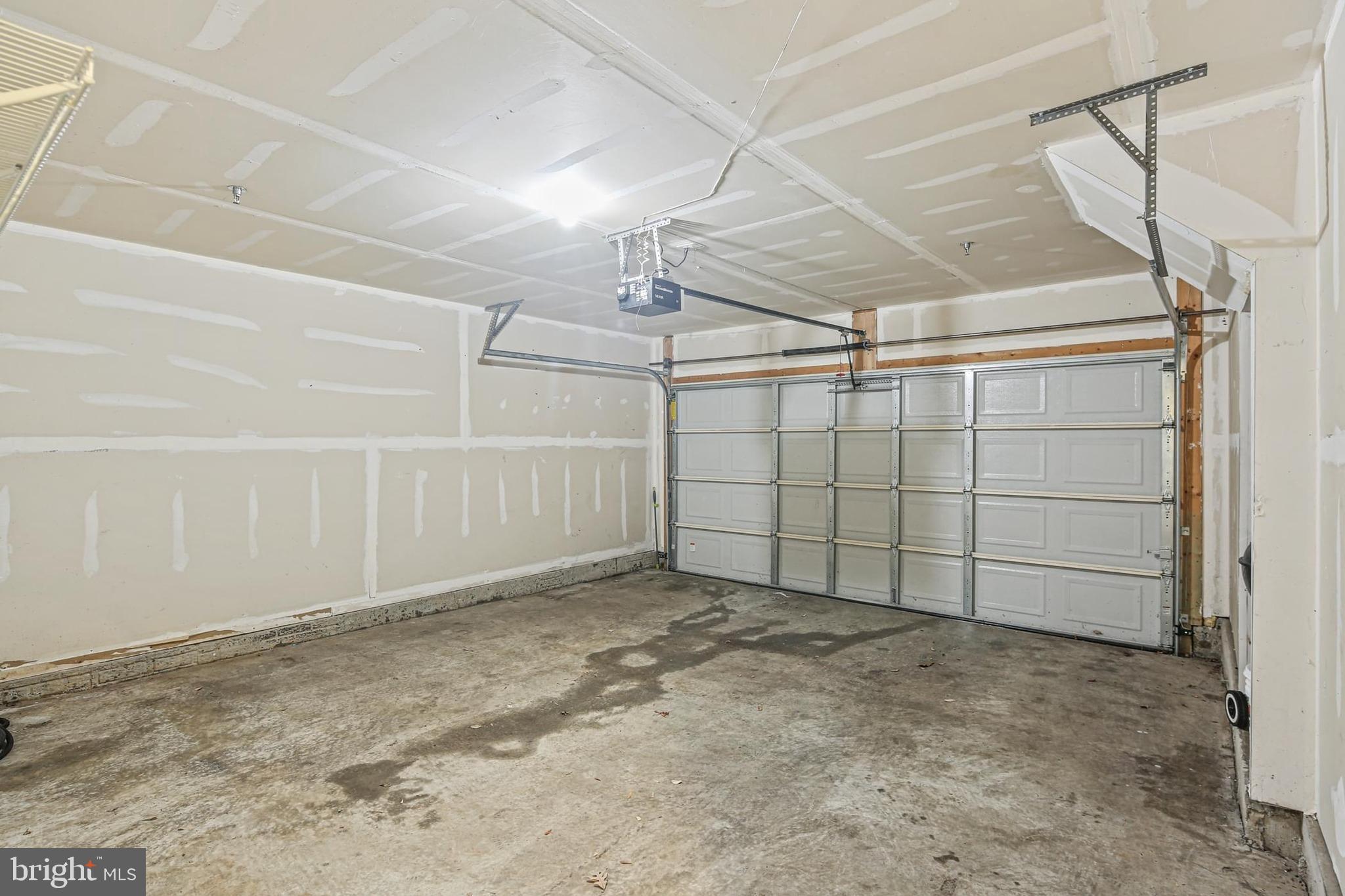 GATEWAY COMMONS - Residential Lease