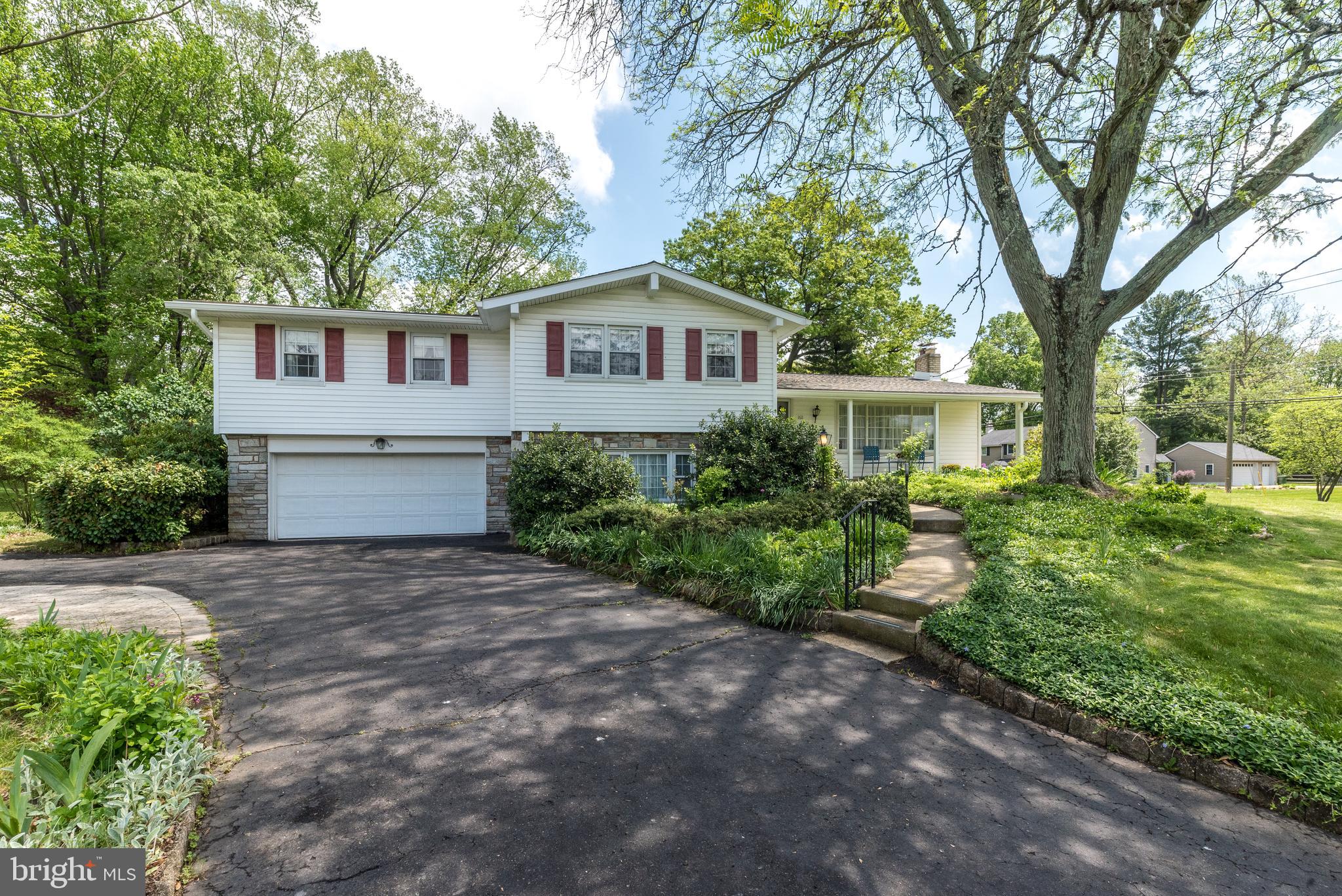 1611 TERRACE DRIVE