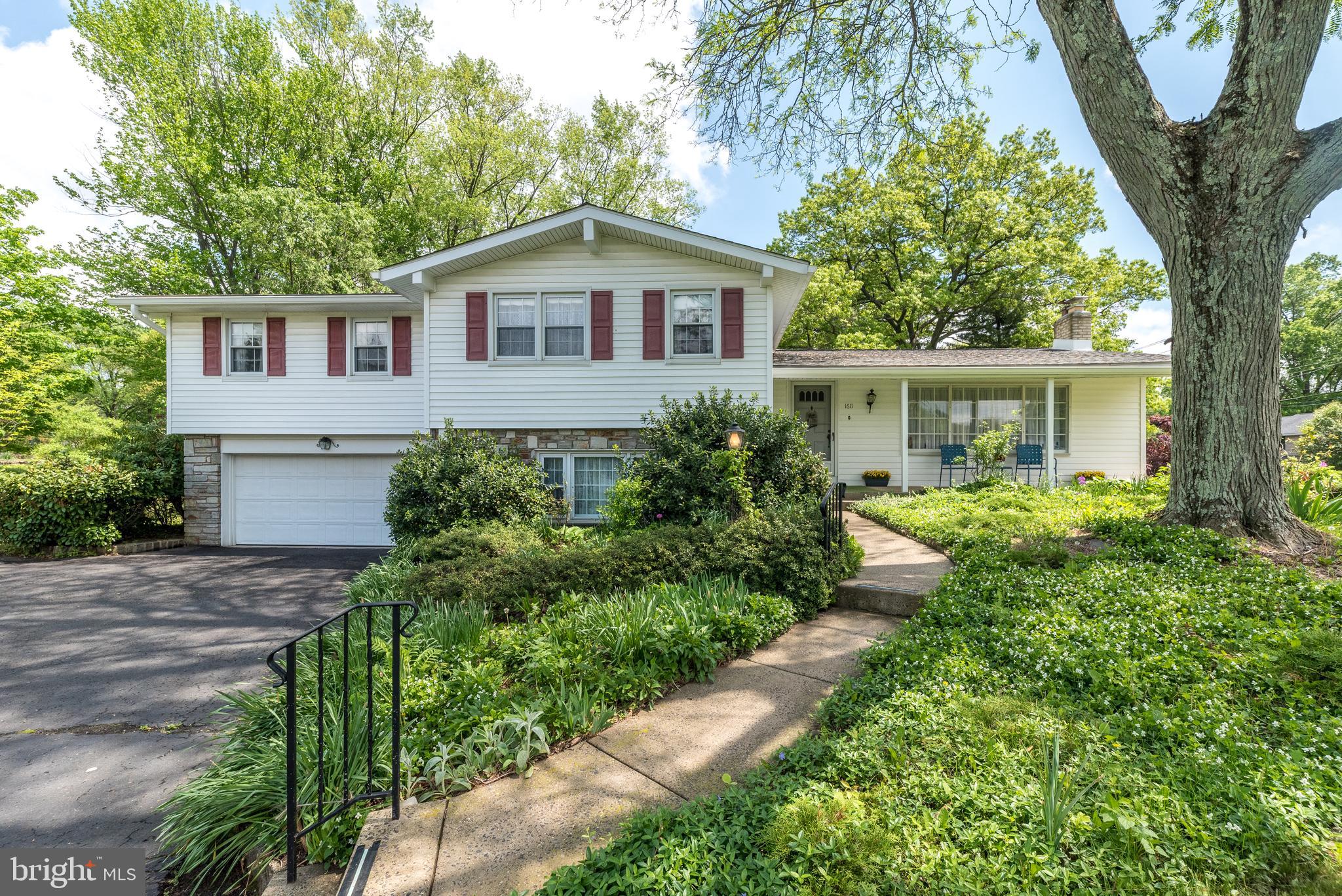 1611 TERRACE DRIVE