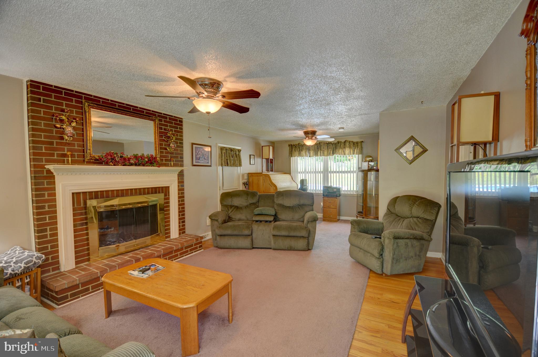 ROLLING FIELDS - Residential