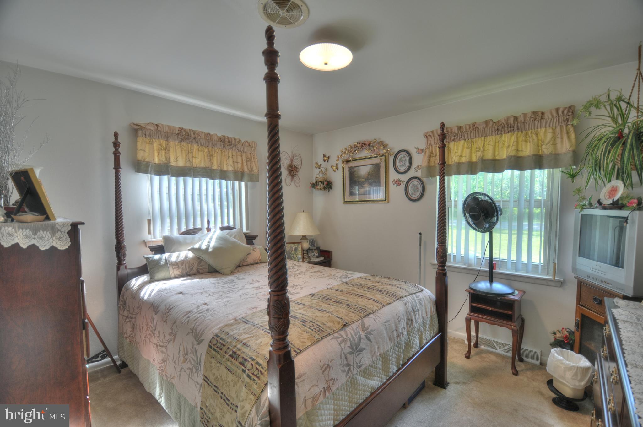 ROLLING FIELDS - Residential