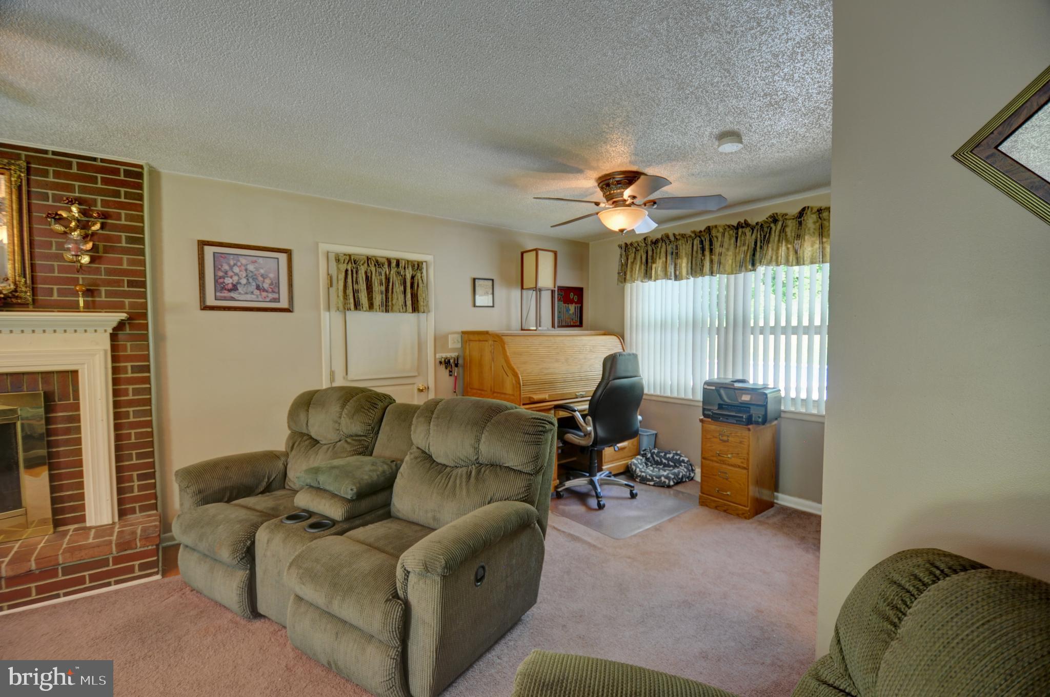 ROLLING FIELDS - Residential