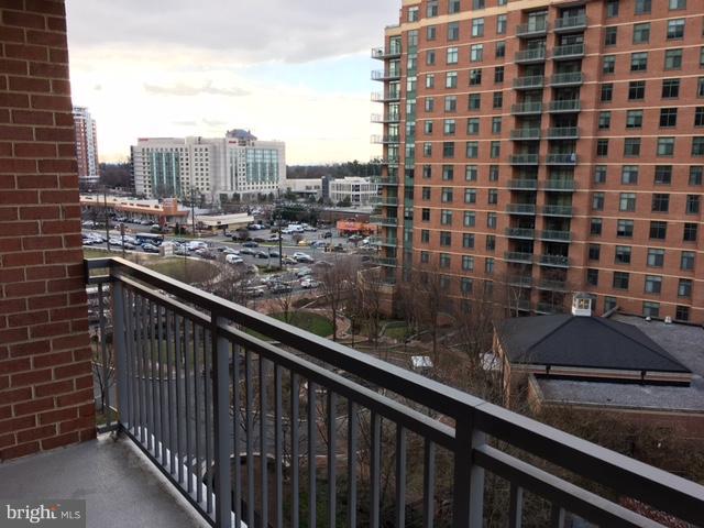 GALLERY AT WHITE FLINT - Residential Lease