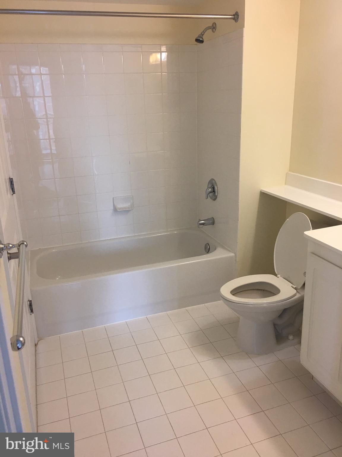 GALLERY AT WHITE FLINT - Residential Lease