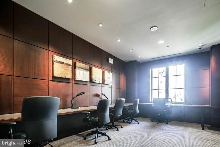 GALLERY AT WHITE FLINT - Residential Lease