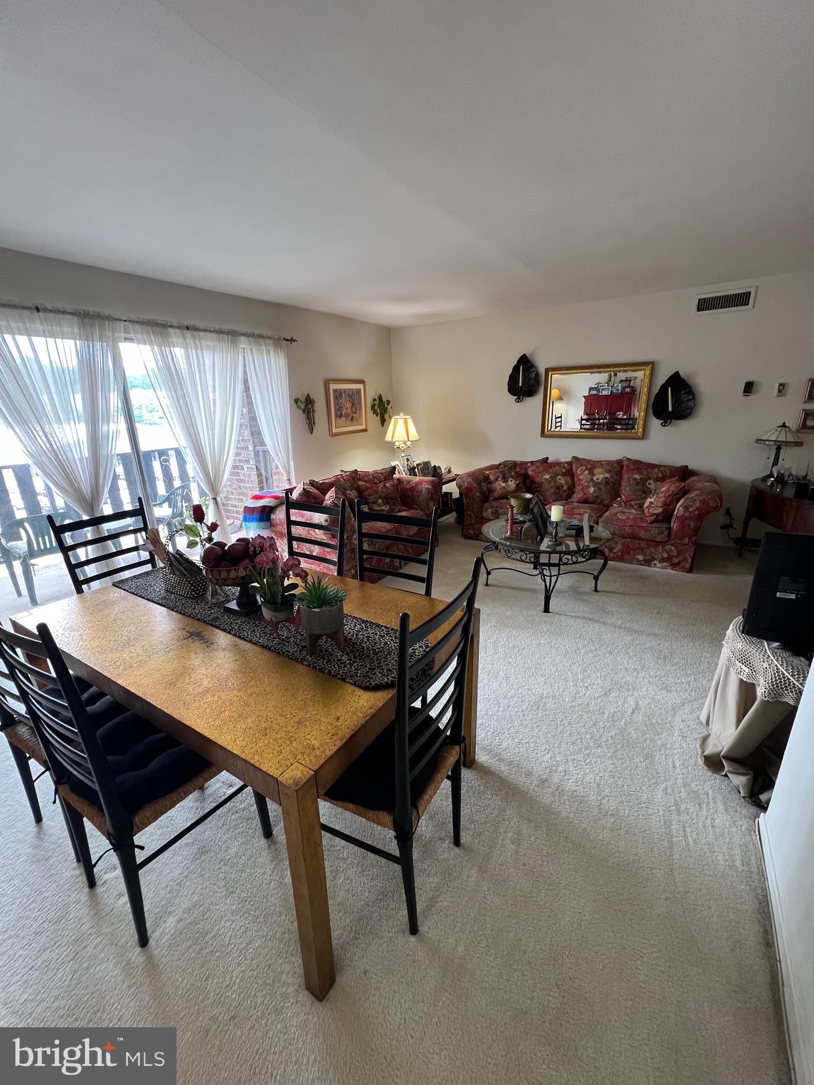 1610 THE FAIRWAY 401W