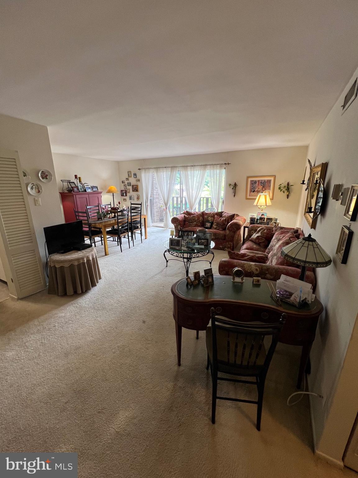 1610 THE FAIRWAY 401W