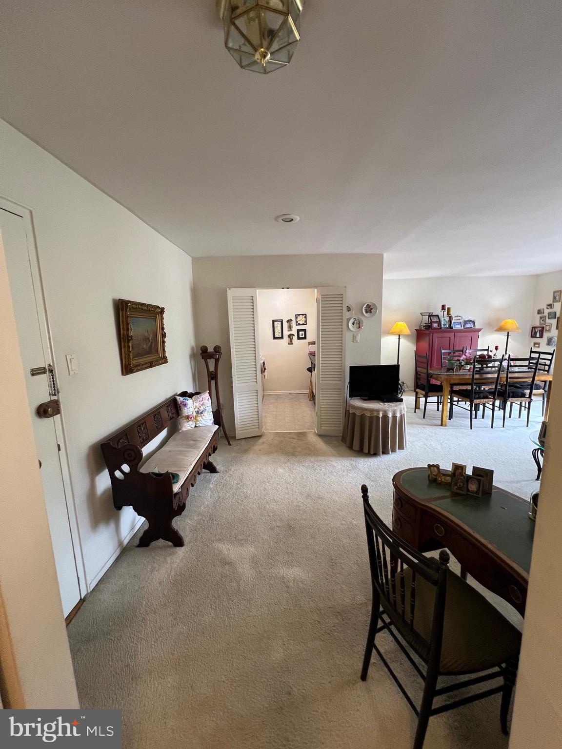 1610 THE FAIRWAY 401W