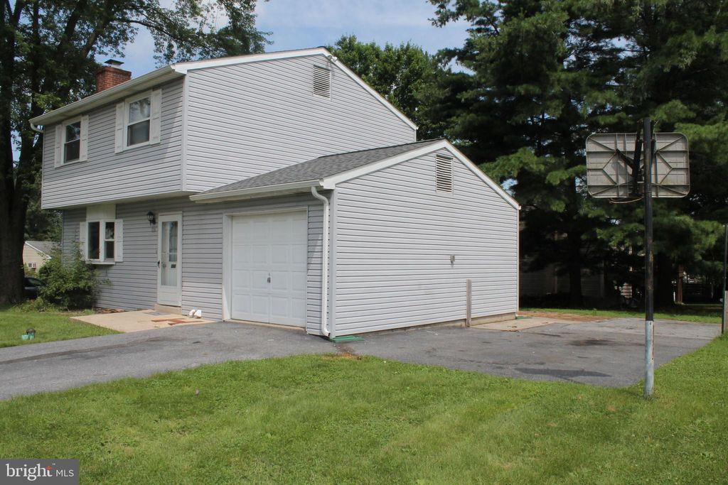 Photo of 126 Summer Lane, LITITZ, PA 17543 (MLS # PALA2072608)