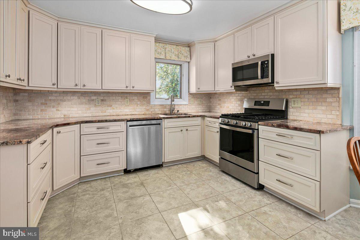 12436 WENDELL HOLMES ROAD
