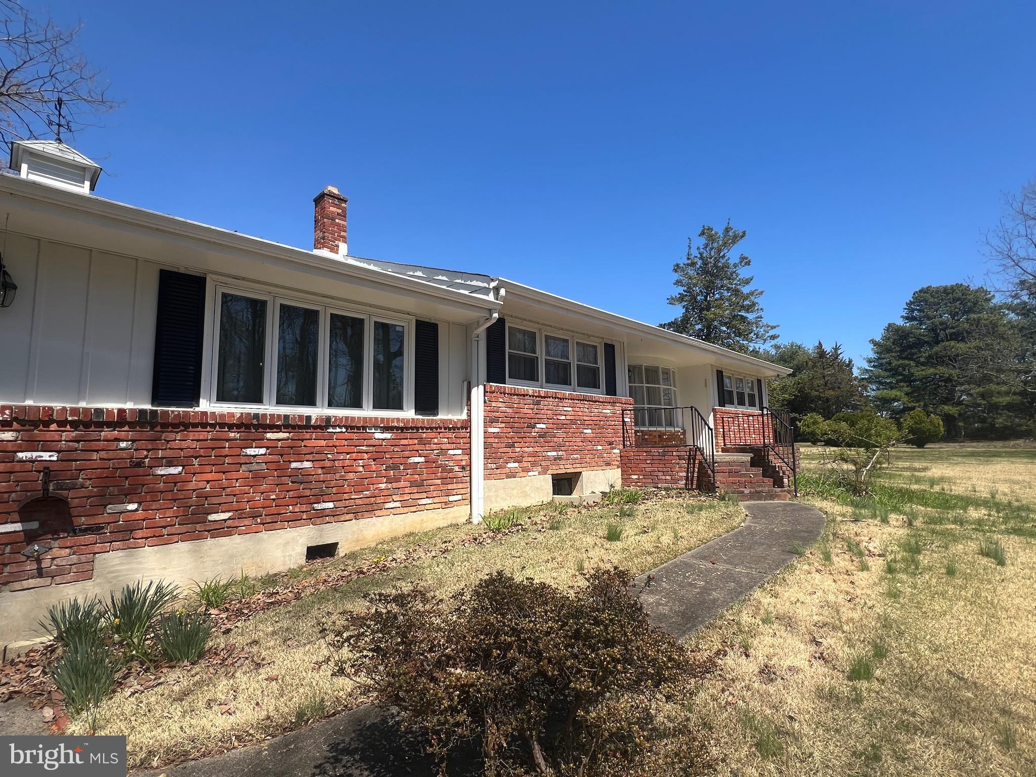 205 HENDRICKS AVENUE