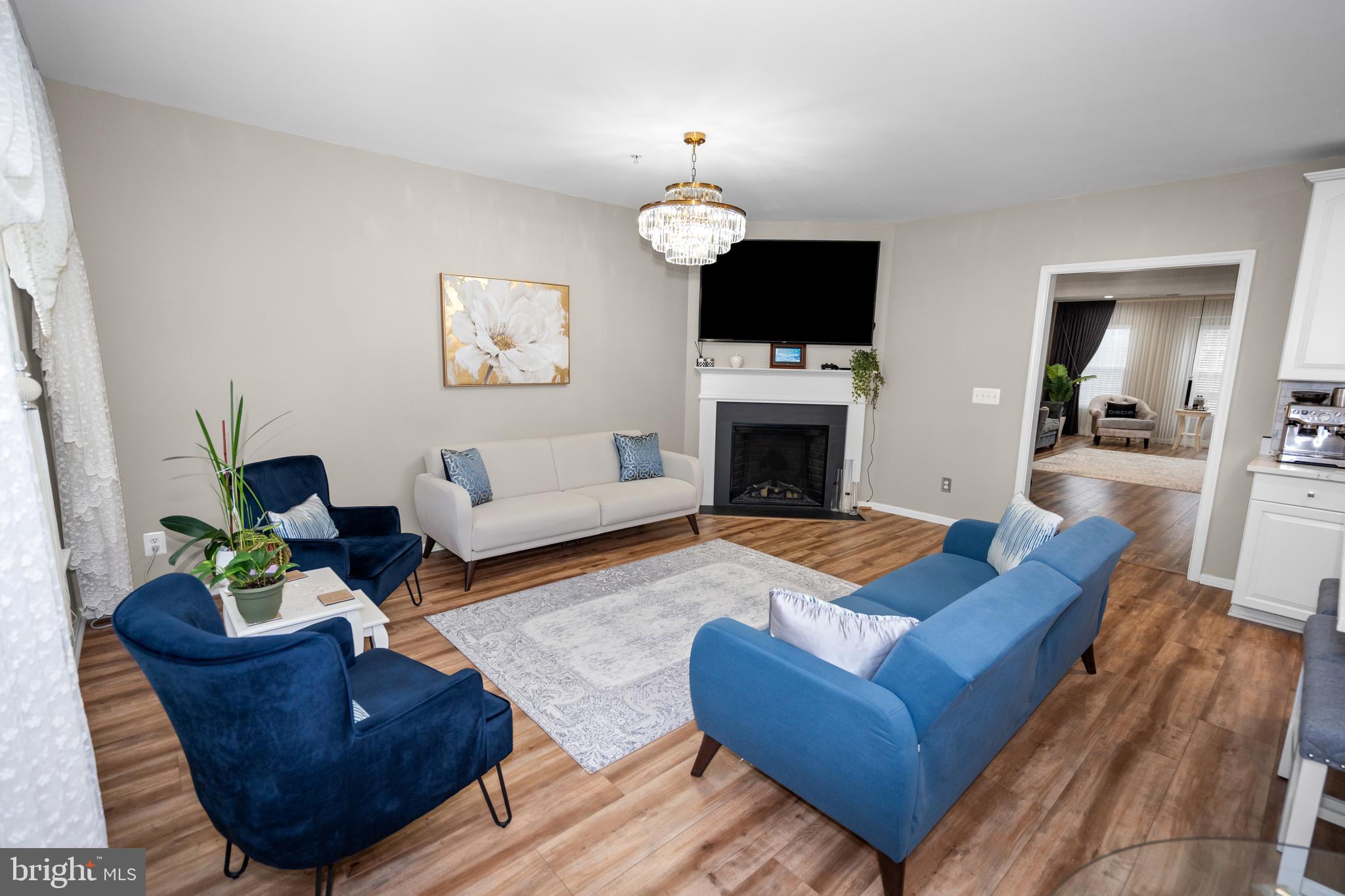 MARKET CENTER CONDOMINIUM - Residential