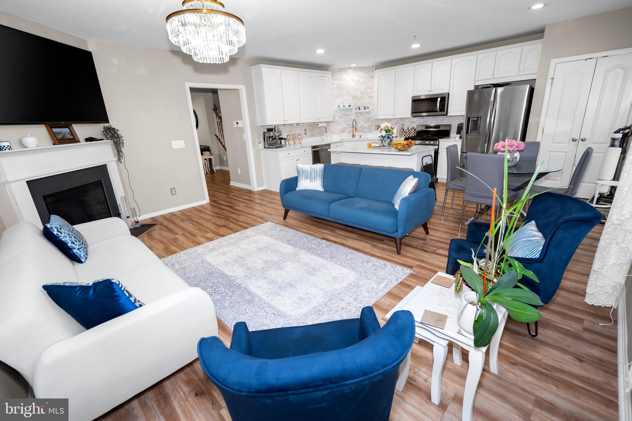 MARKET CENTER CONDOMINIUM - Residential