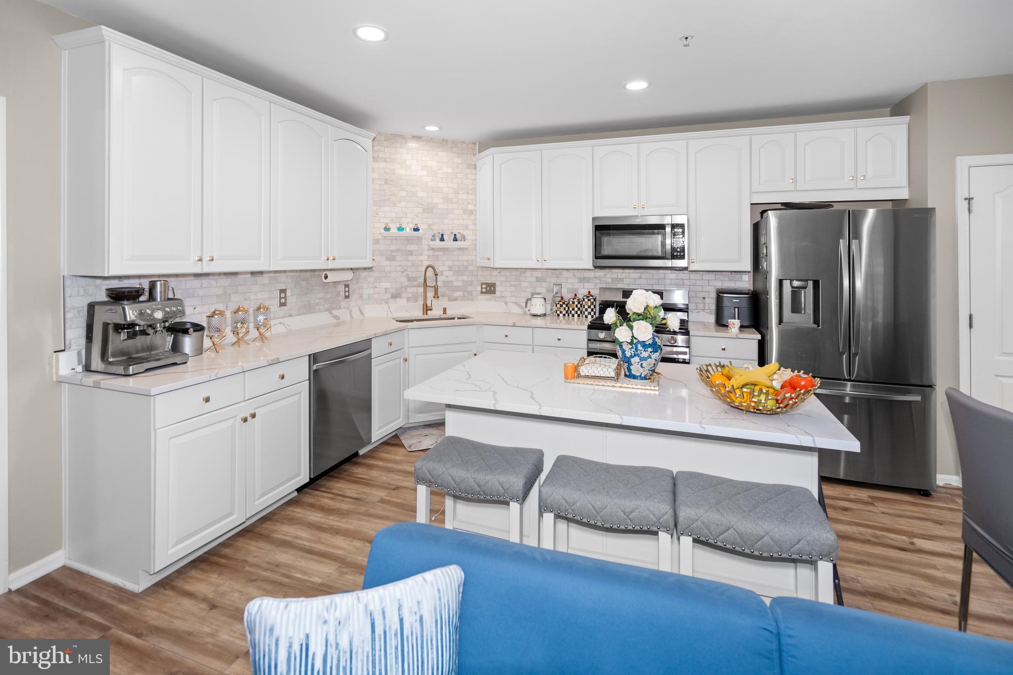 MARKET CENTER CONDOMINIUM - Residential