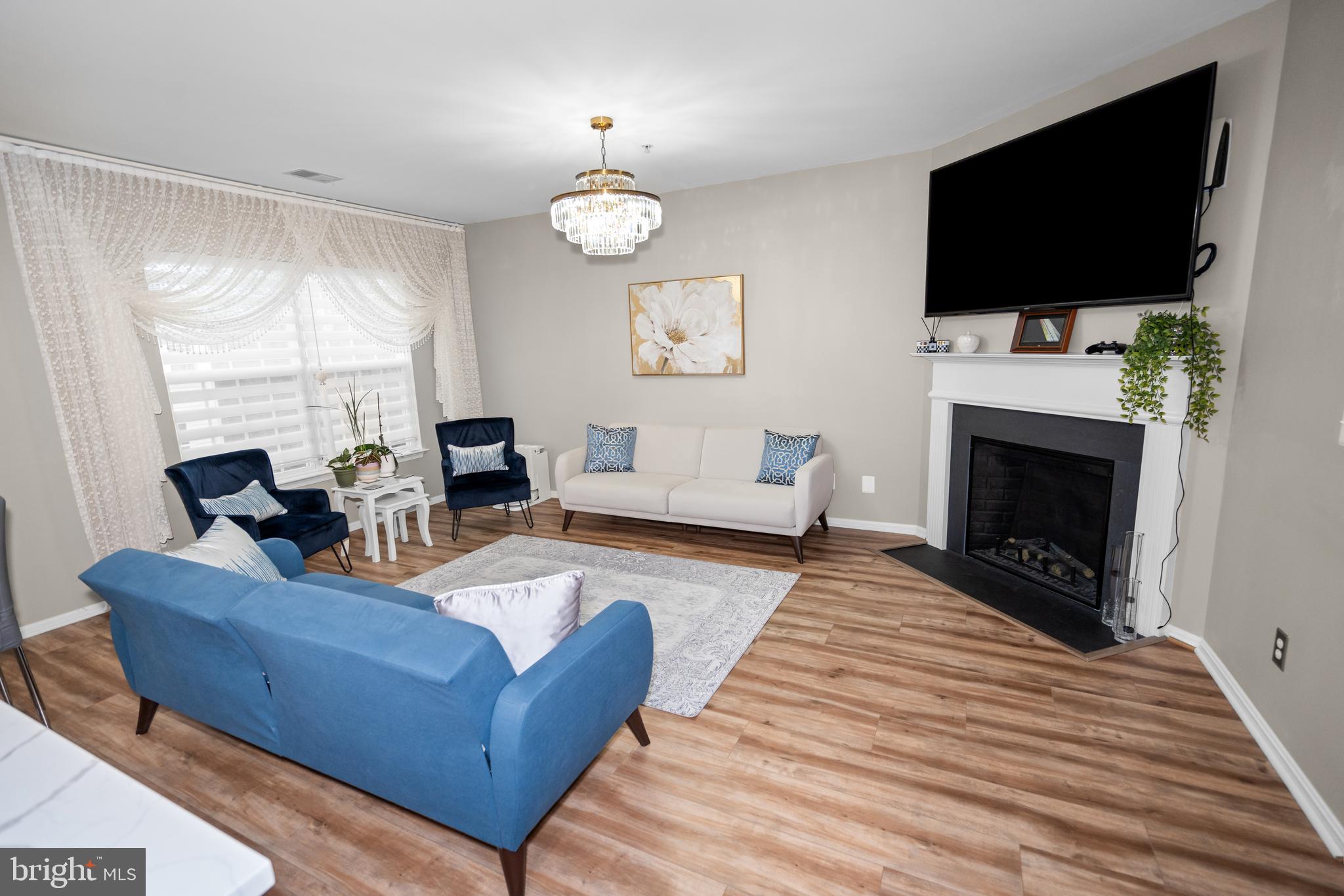 MARKET CENTER CONDOMINIUM - Residential