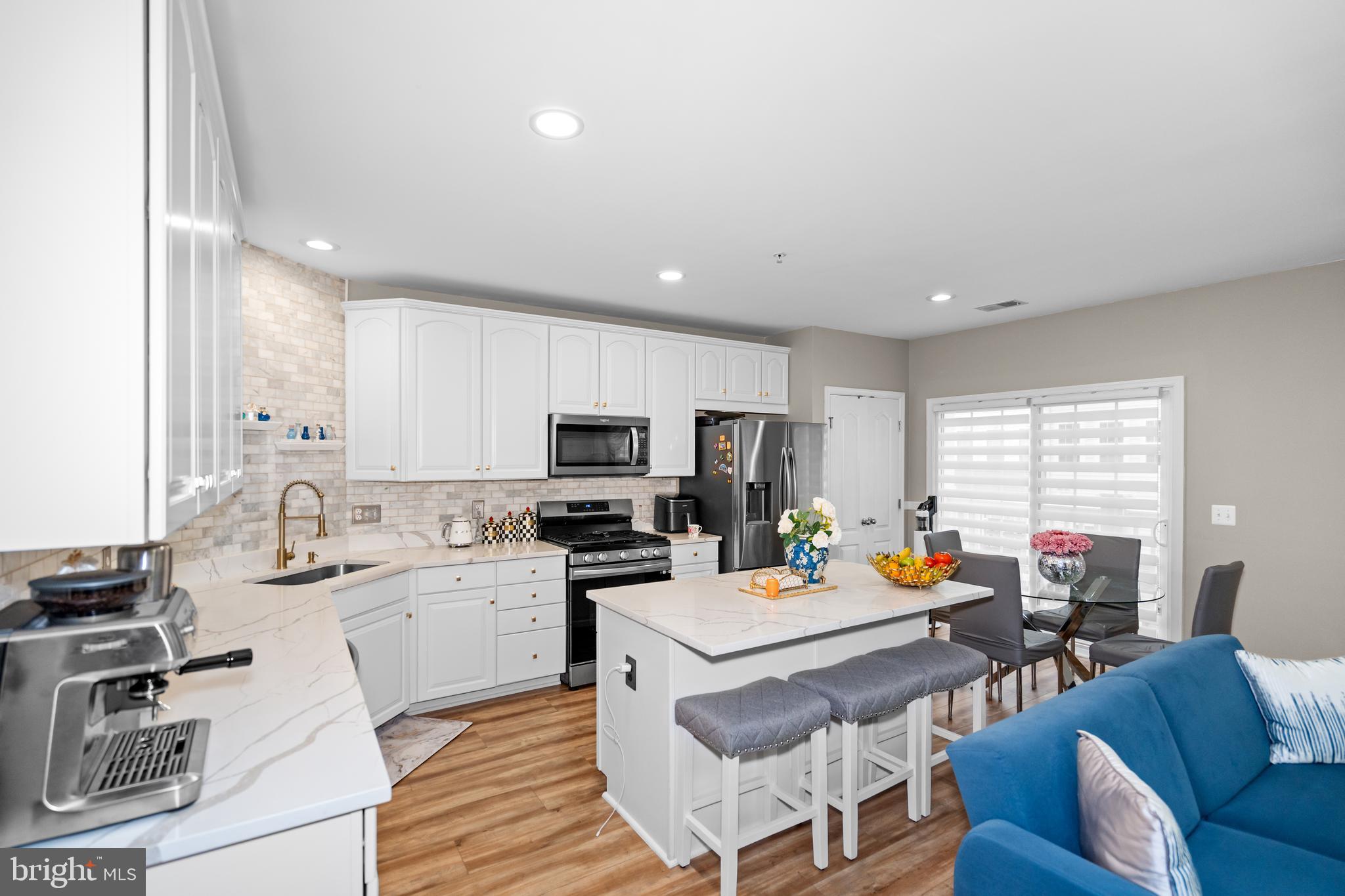 MARKET CENTER CONDOMINIUM - Residential