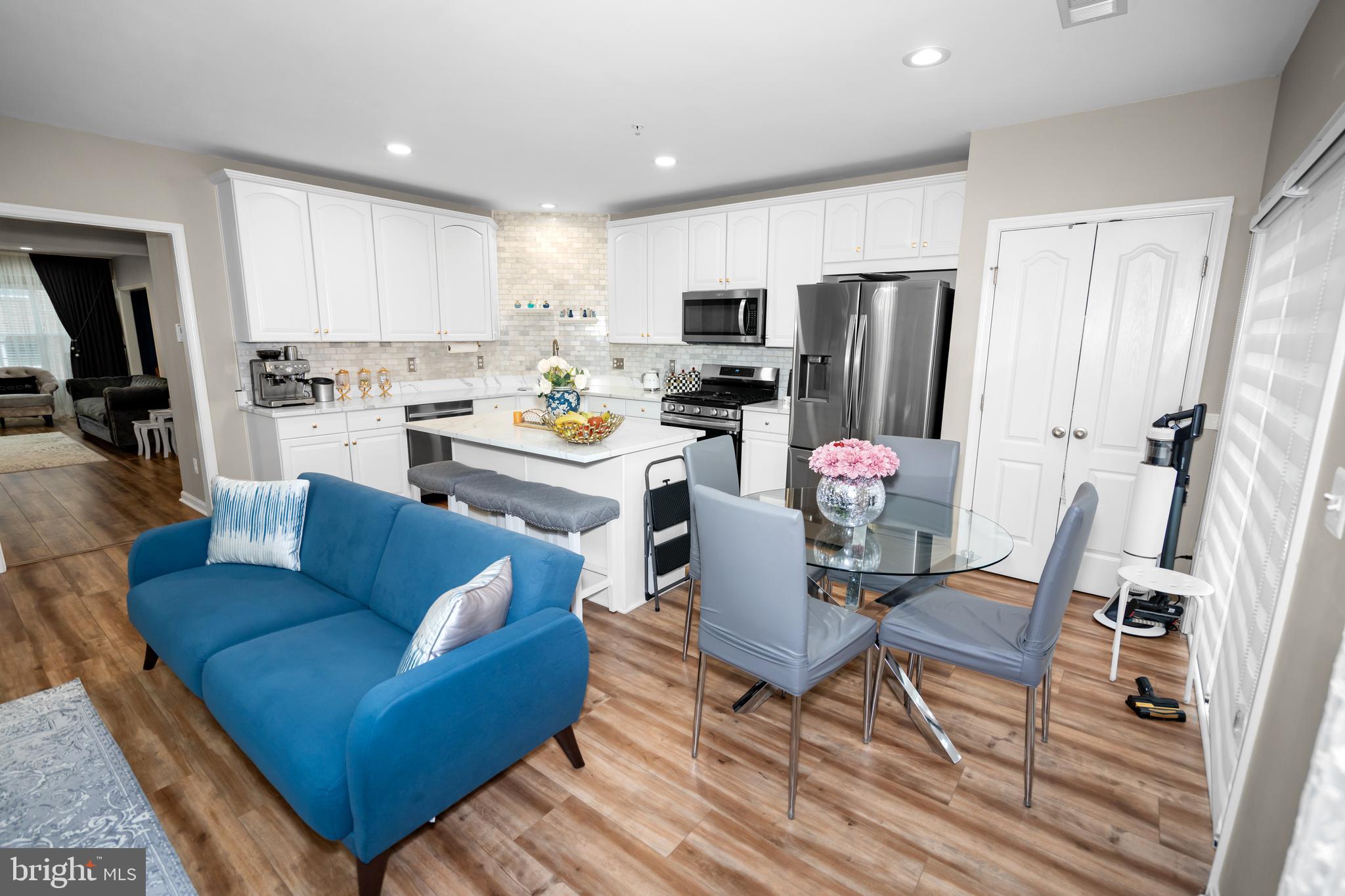 MARKET CENTER CONDOMINIUM - Residential